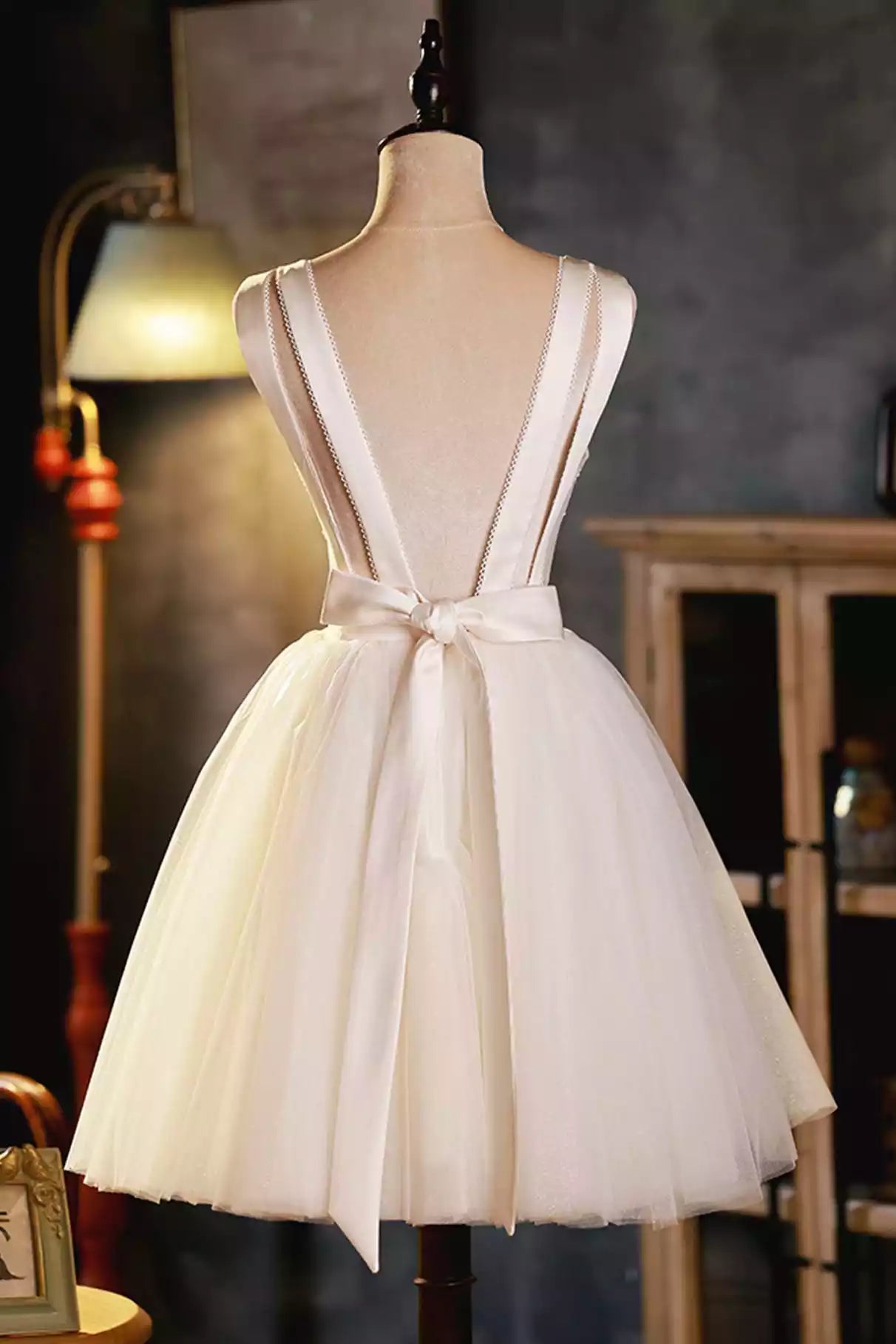 A-Line Champagne V-Neck Tulle Short Prom Dress Evening Party Dress