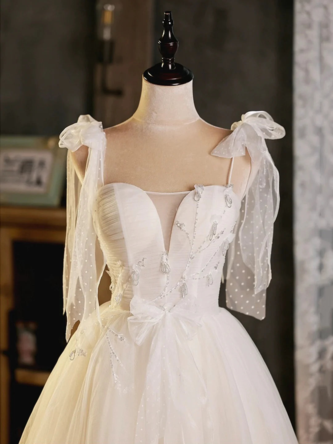 A-Line Light Champagne Short Tulle Homecoming Dress Lovely  Spaghetti Strap Evening Party Dress Homecoming Dresses