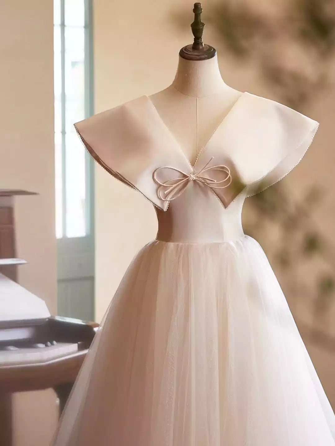 A-Line Princess V-Neck Bow Sleeveless Backless Beautiful Champagne Long Prom Dresses Formal Dresses