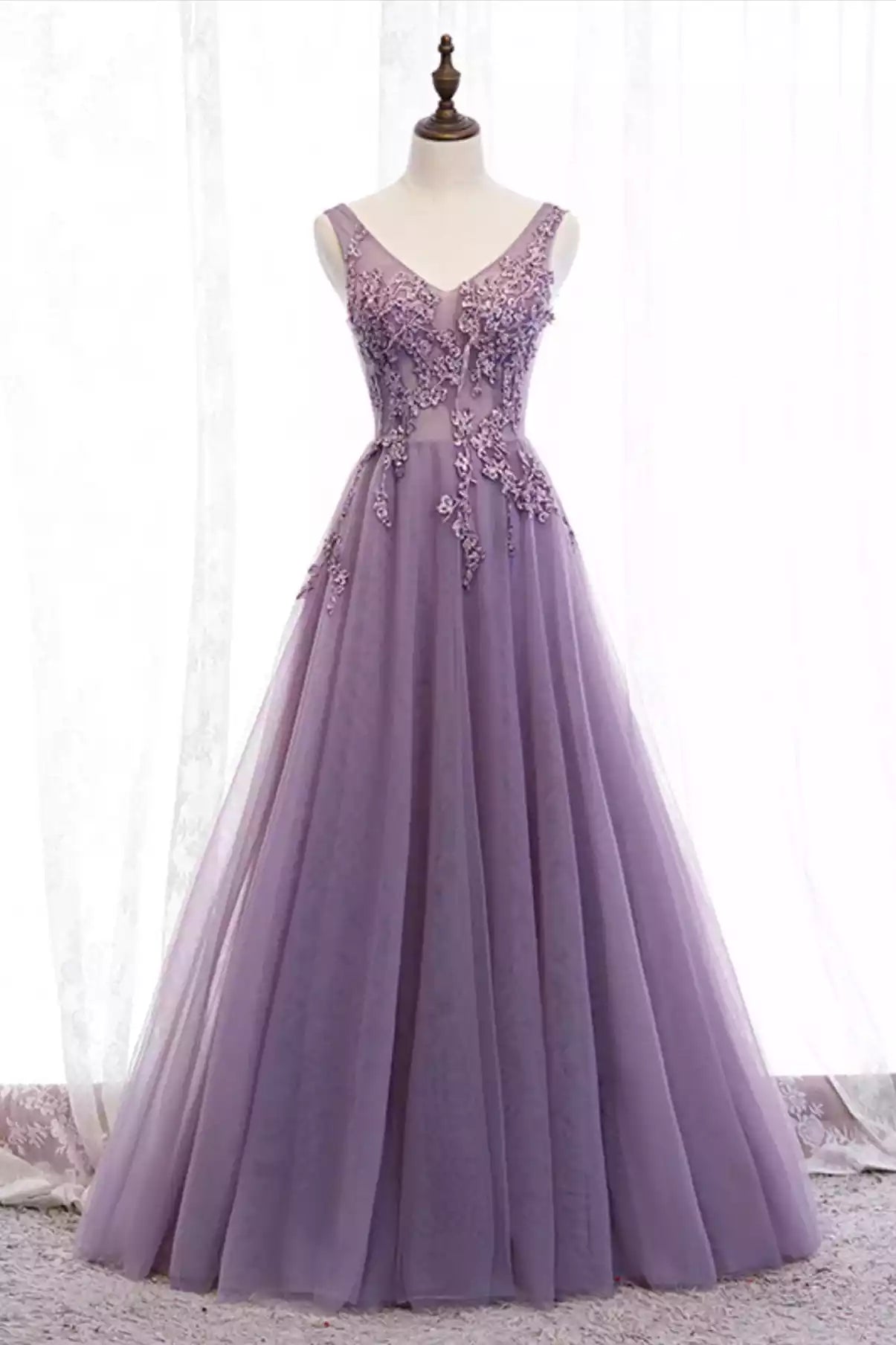 A-Line Purple V-Neck Lace Long Prom Dresses Evening Party Dresses