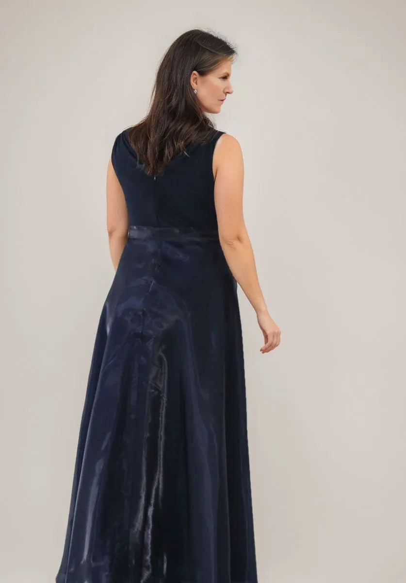 A-Line Velvet V-Neck Sleeveless Floor-Length Plus Size with Bow Mother of the Bride Dresses