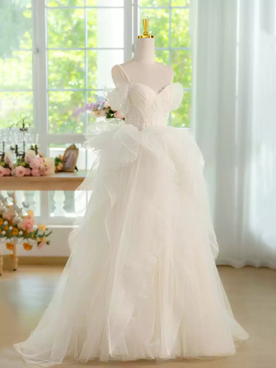 Beautiful A-Line Light Champagne Spaghetti Strap Tulle Long Prom Dress Formal Evening Dress