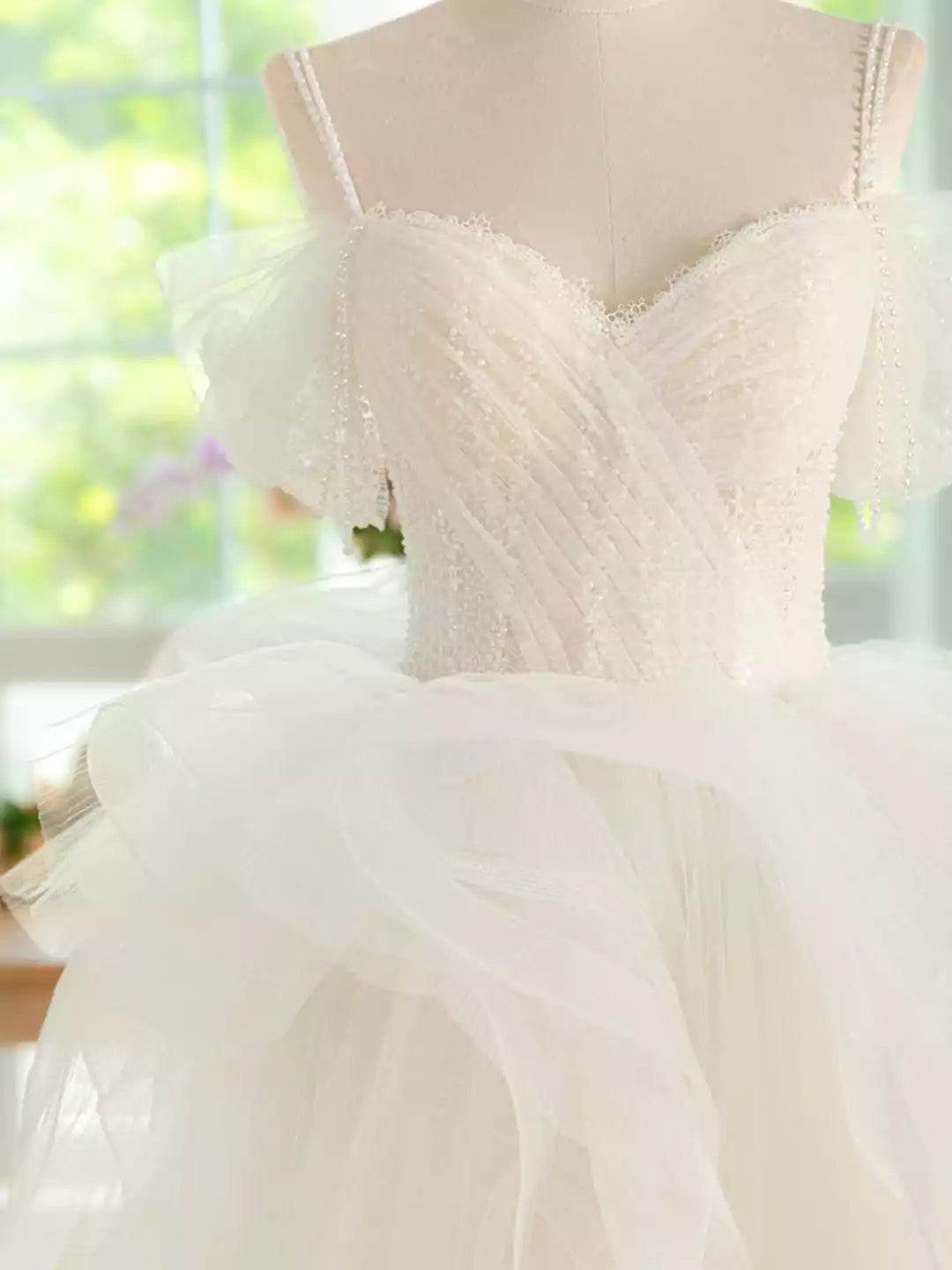 Beautiful A-Line Light Champagne Spaghetti Strap Tulle Long Prom Dress Formal Evening Dress