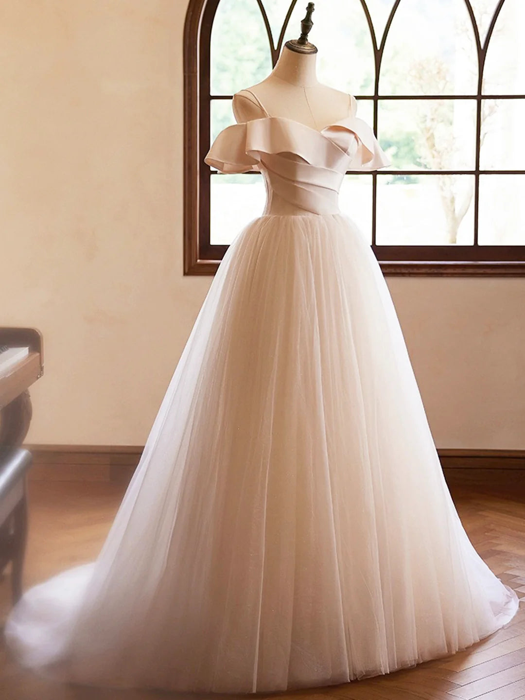 Beautiful Spaghetti Sleeveless Straps Floor Length Prom Dress Champagne  Backless Evening Party Dress