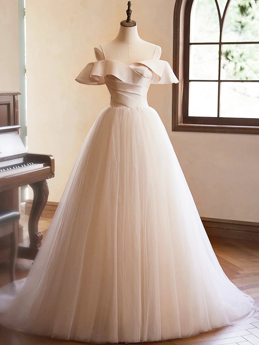 Beautiful Spaghetti Sleeveless Straps Floor Length Prom Dress Champagne  Backless Evening Party Dress