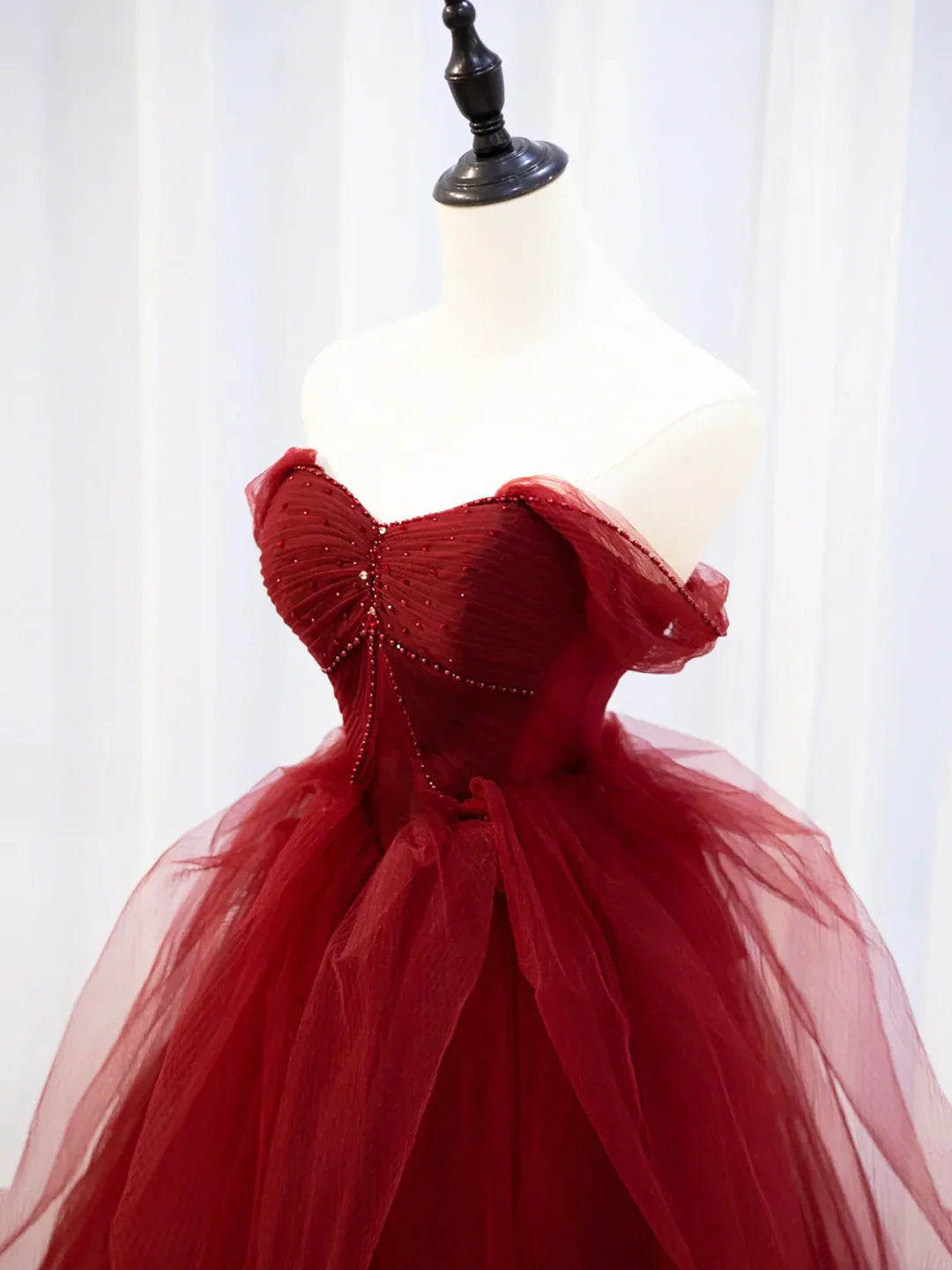 Burgundy Sweetheart Tulle Floor Length Long Prom Dress with Beaded Burgundy Party Dress
