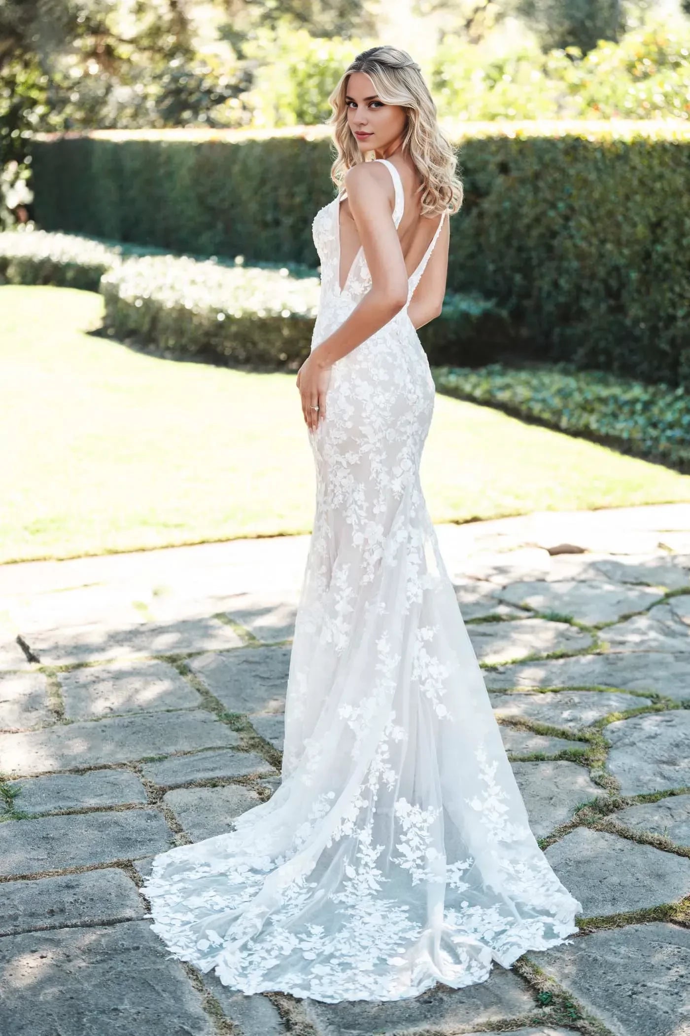 Captivating Trumpet Plunging V Neck Sleeveless Open Back Floor Length Wedding Dress