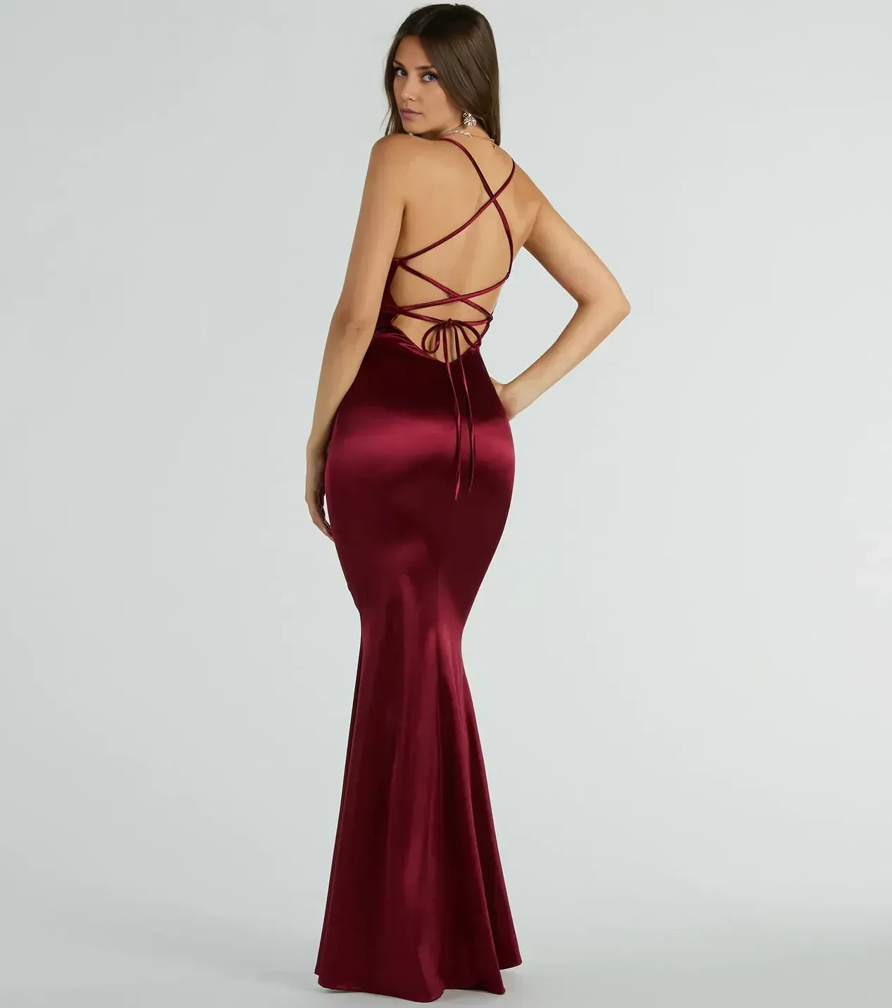 Captivating Trumpet V Neck Spaghetti Strap Crisscross Tie Back Floor Length Bridesmaid Dress