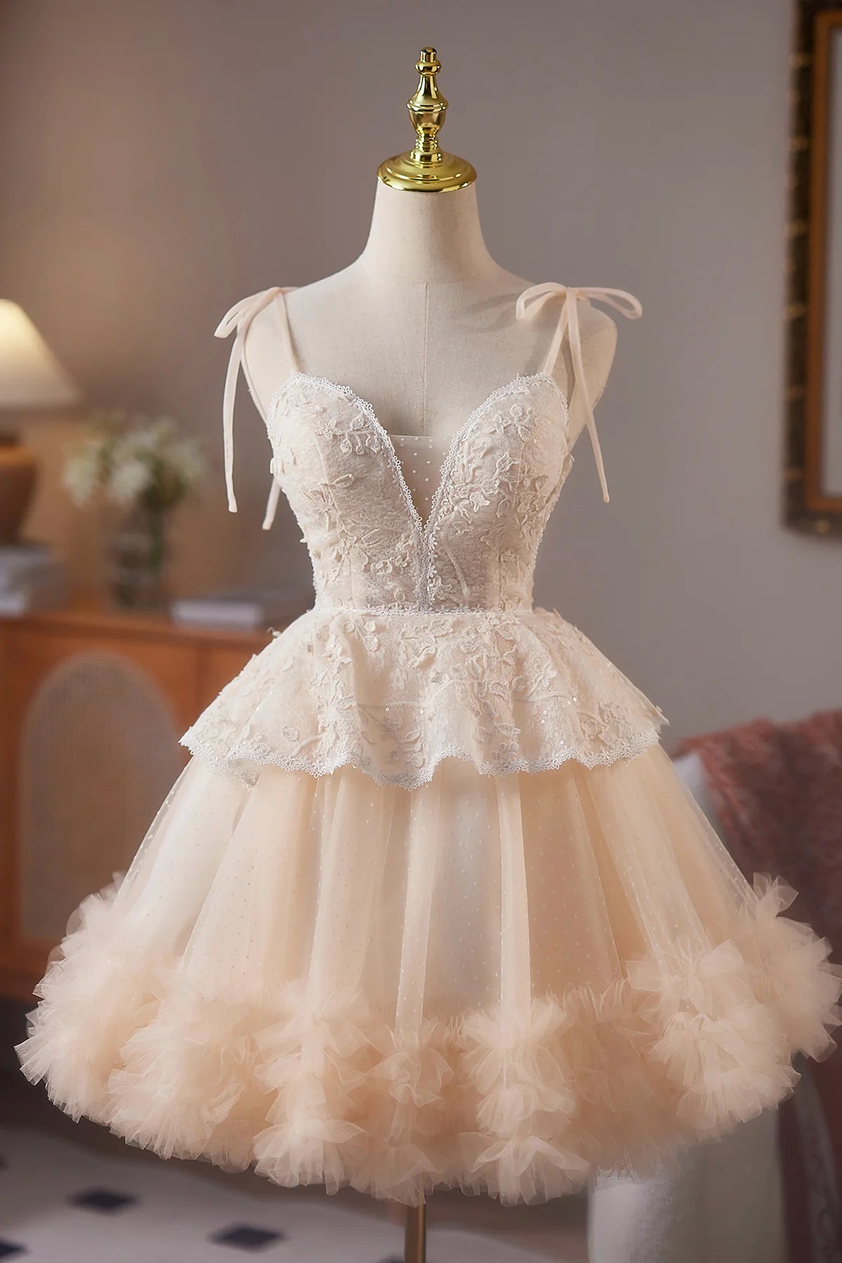 Champagne Tulle Lace Short Prom Dress Knee length Lovely A-Line Party Dress