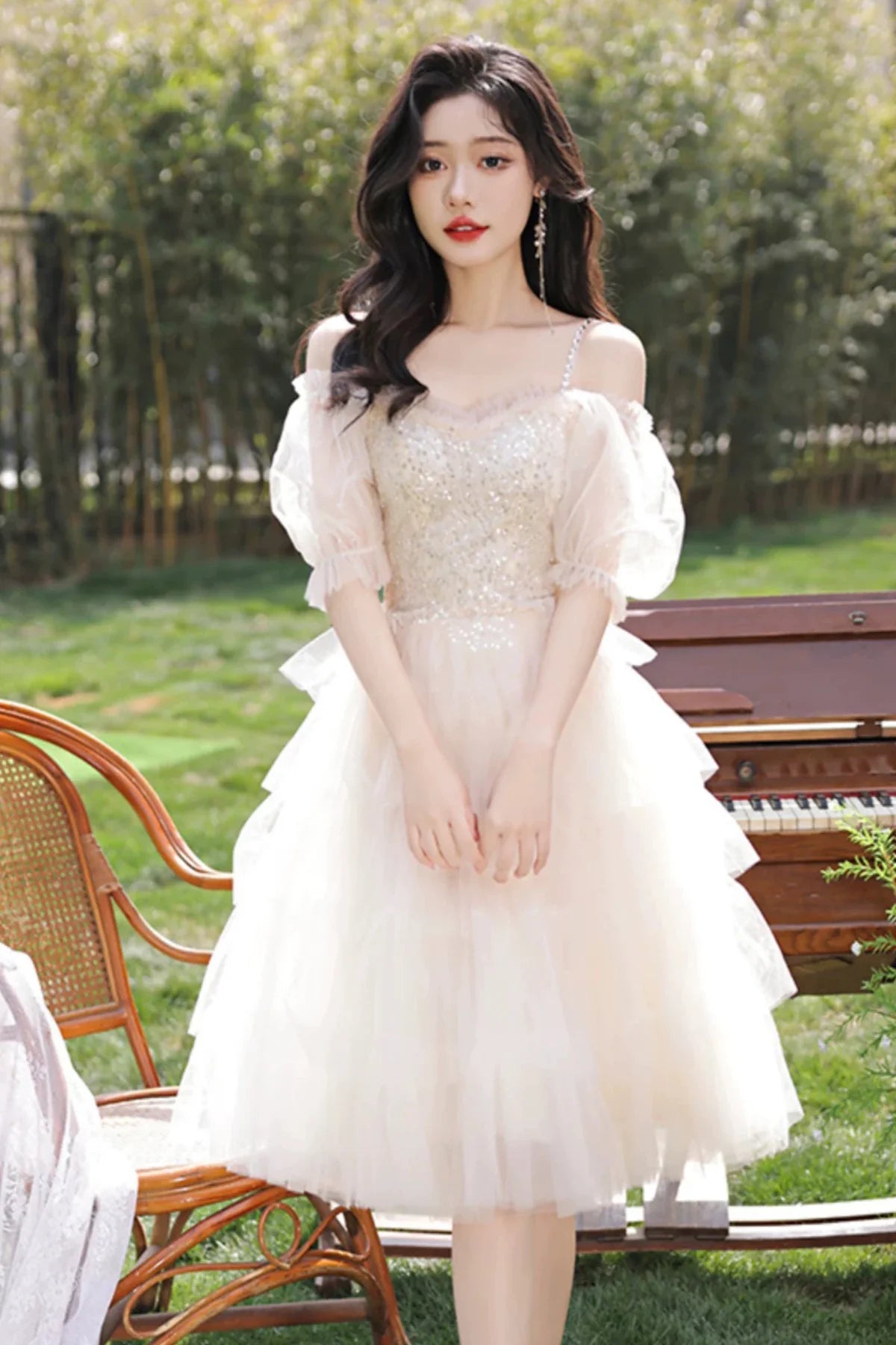 Champagne Tulle Sequins Knee length Short Prom Dress Lovely A-Line Short Sleeve Homecoming Dresses