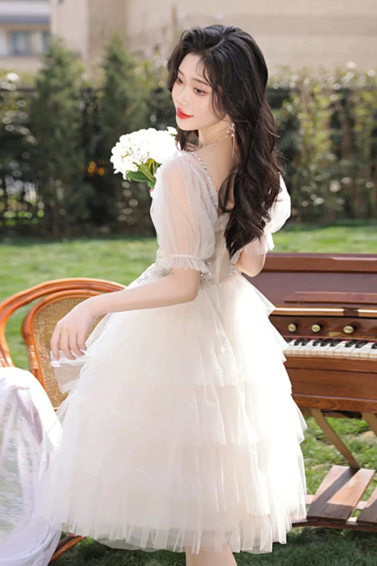 Champagne Tulle Sequins Knee length Short Prom Dress Lovely A-Line Short Sleeve Homecoming Dresses