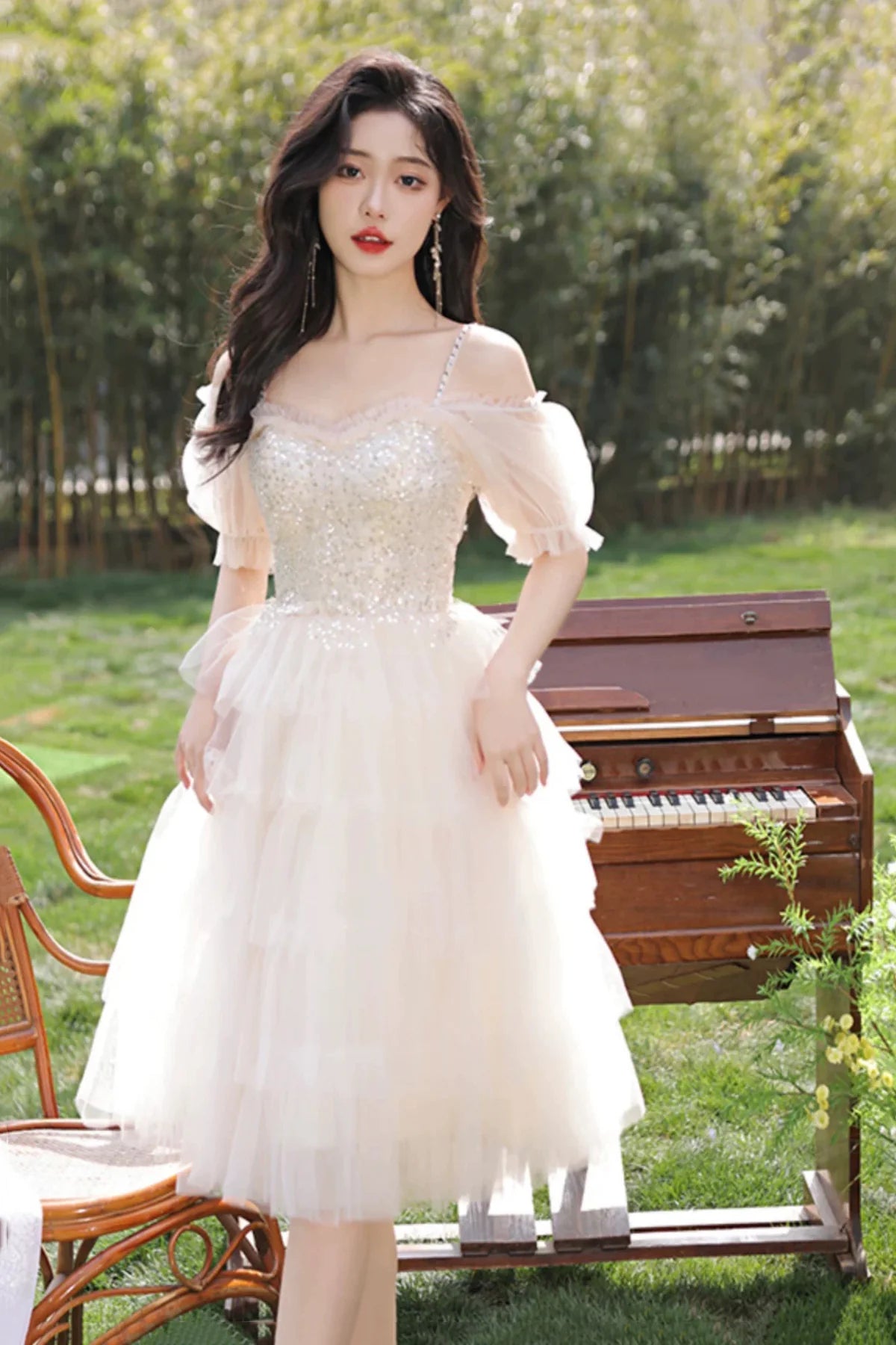 Champagne Tulle Sequins Knee length Short Prom Dress Lovely A-Line Short Sleeve Homecoming Dresses