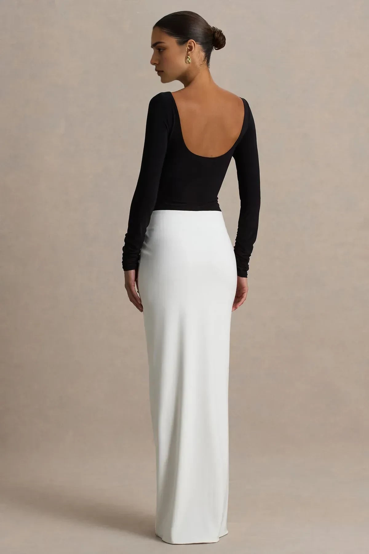 Chic Column Boat Neck Long Sleeve Low Back Floor Length Evening Dress