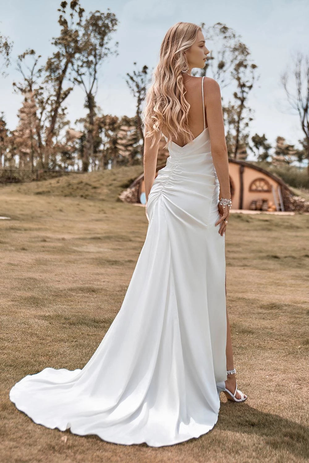 Chic Mermaid V Neck Sleeveless Spaghetti Strap Open Back Maxi Wedding Dress