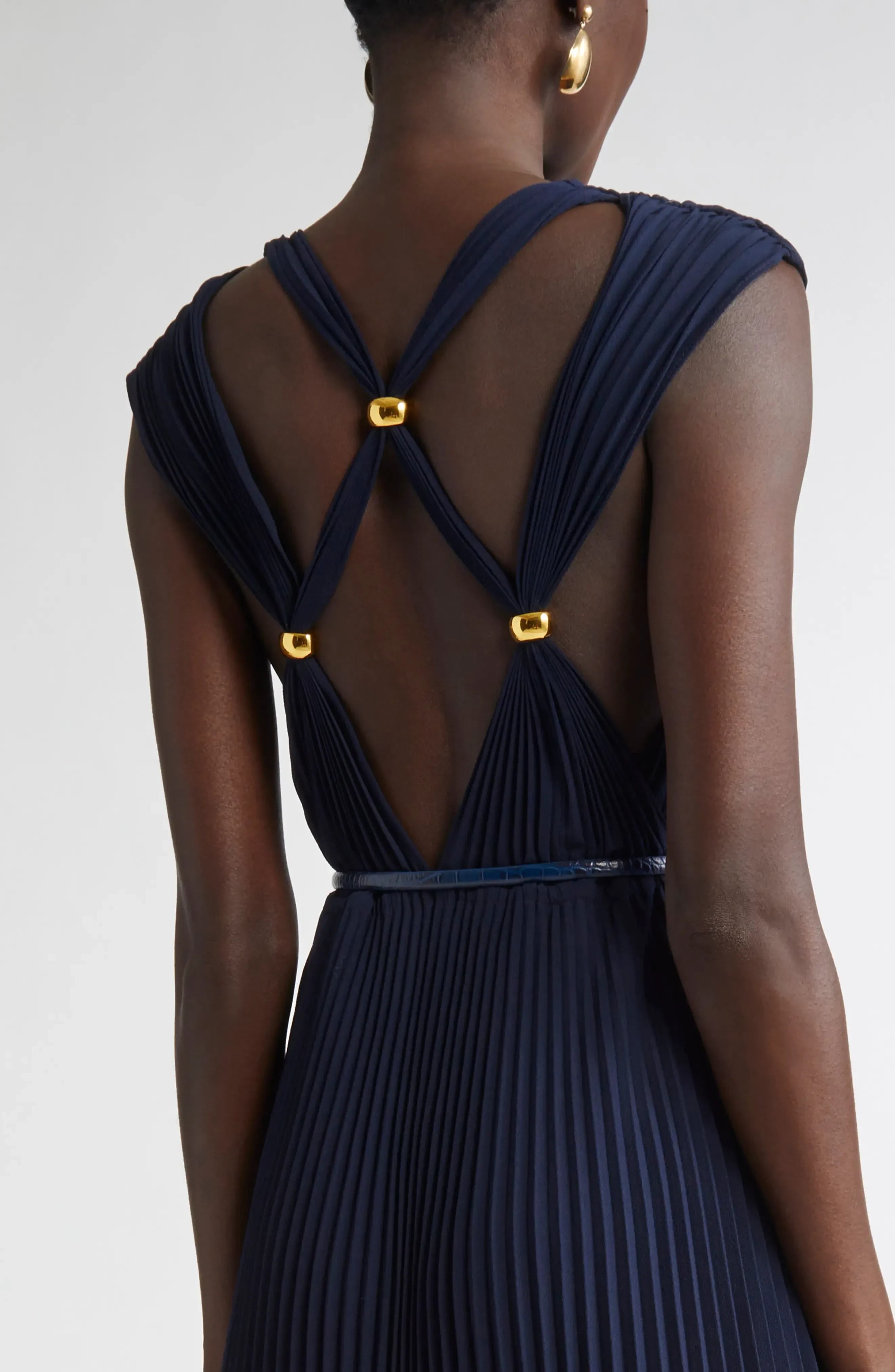 Chic Sheath Crew Neck Sleeveless Criss Cross Back Floor Length Evening Dress