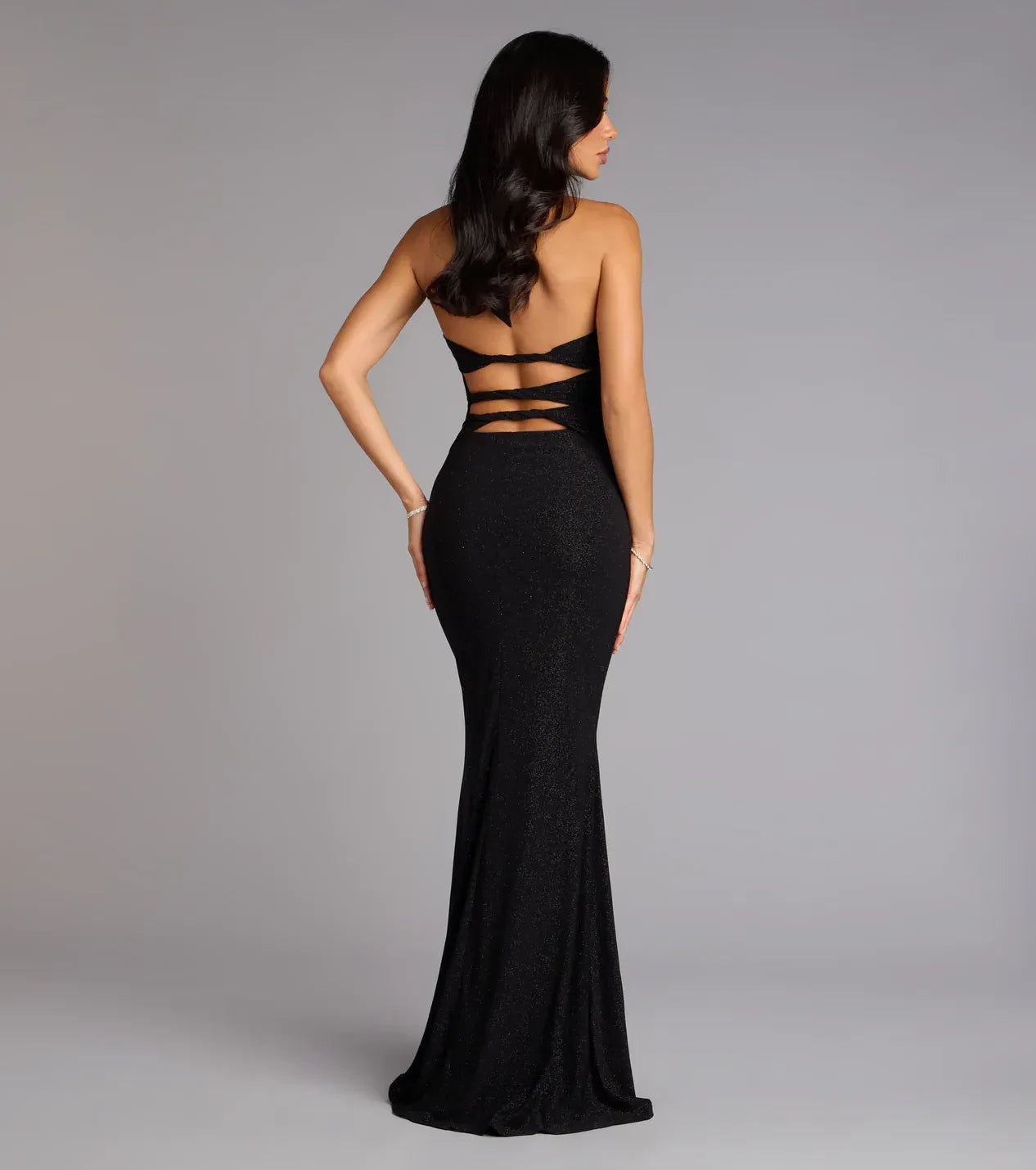 Dazzling Trumpet Halter Neck Sleeveless Cut Out Back Floor Length Prom Dress