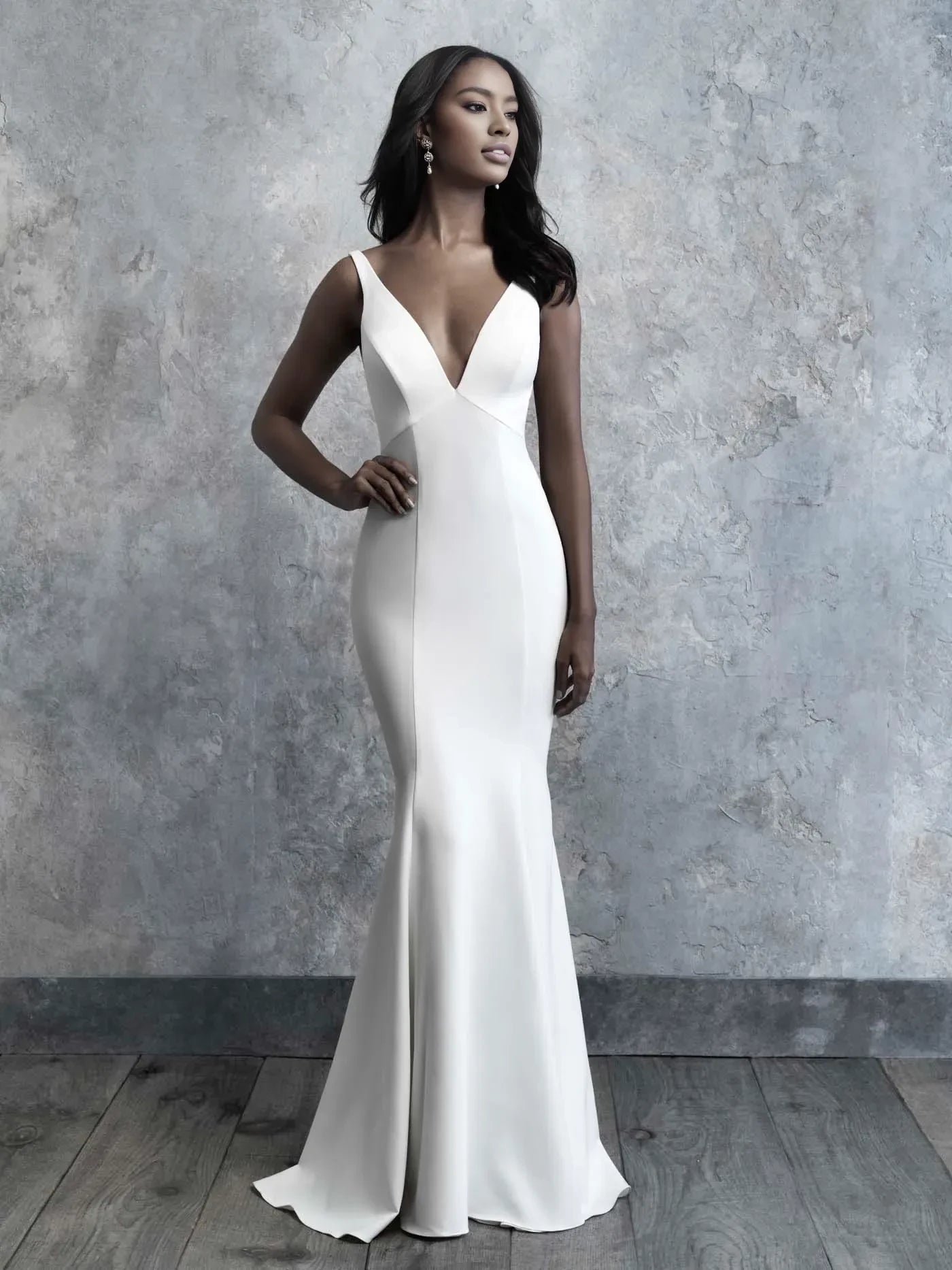 Dazzling Trumpet Plunging V Neck Sleeveless Open Back Floor Length Wedding Dress