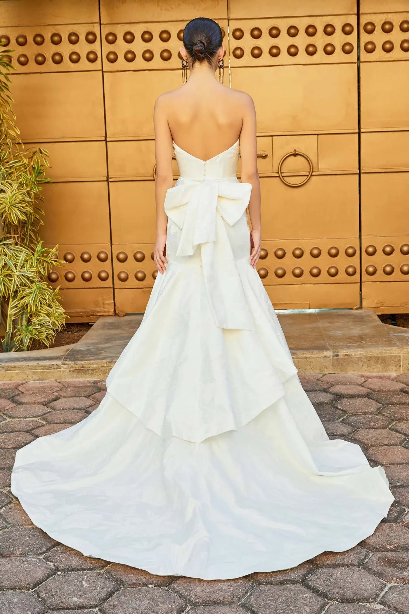 Dazzling Trumpet Sweetheart Neckline Sleeveless Bow Back Floor Length Wedding Dress