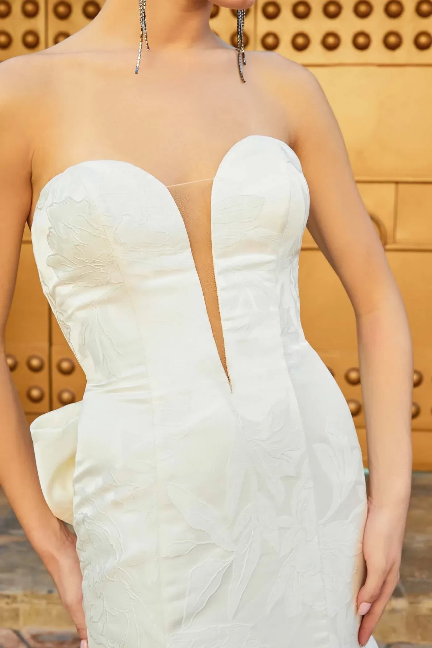 Dazzling Trumpet Sweetheart Neckline Sleeveless Bow Back Floor Length Wedding Dress