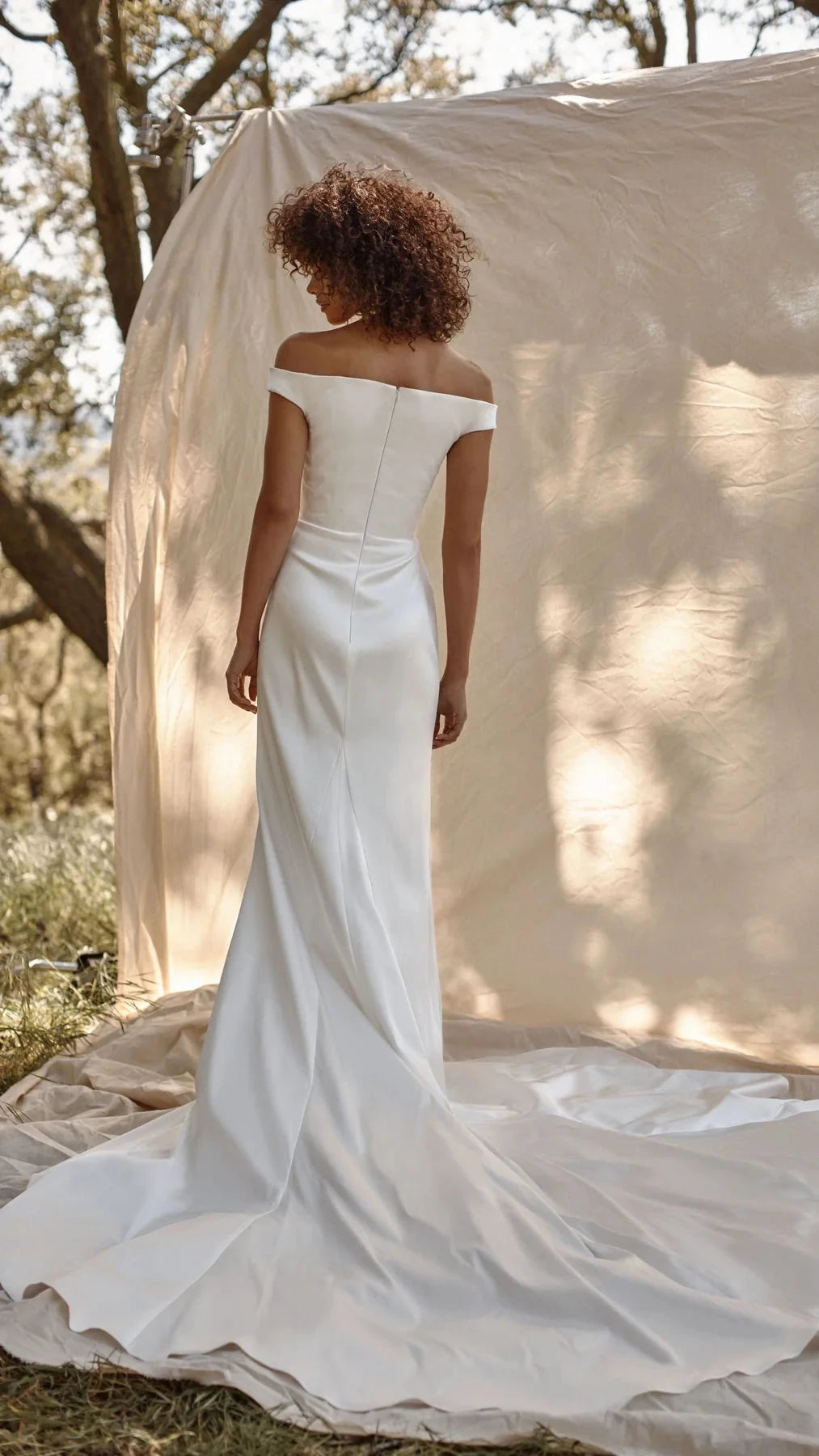 Elegant Trumpet Off The Shoulder Short Sleeve Zip Back Floor Length Wedding Dress