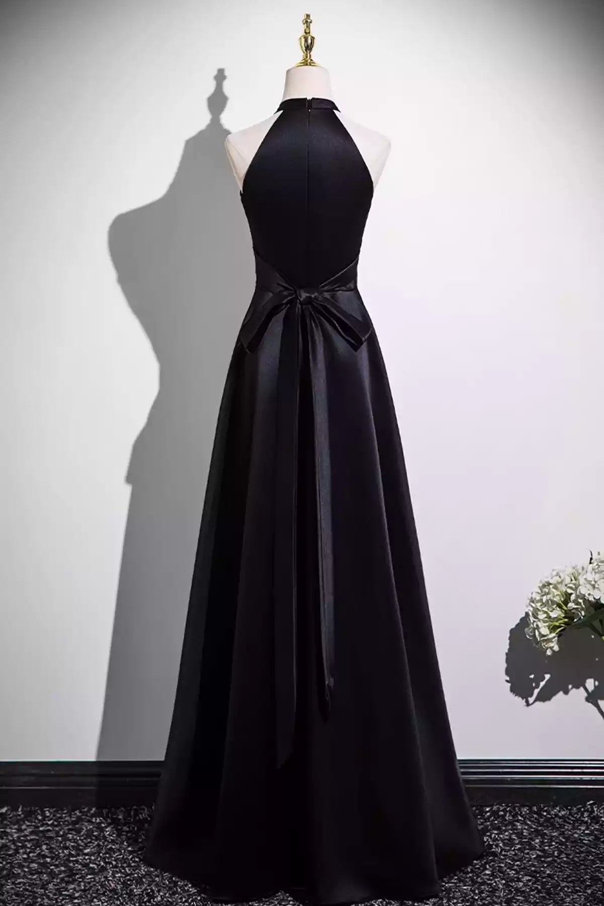 Elegant A-Line Black Satin Halter Long Prom Dress Evening Party Dress