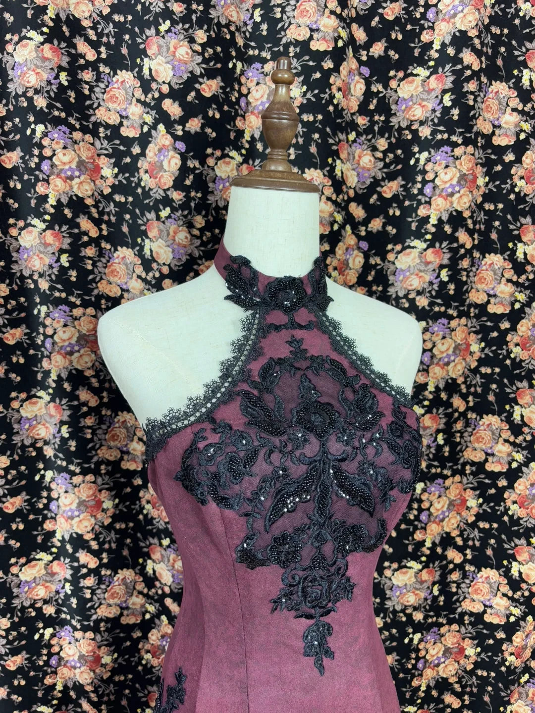 Elegant Burgundy Sequin Embroidery Sleeveless Halter-neck Prom Dress Party Dress Cocktail Dress Homecoming Dress Evening Dress