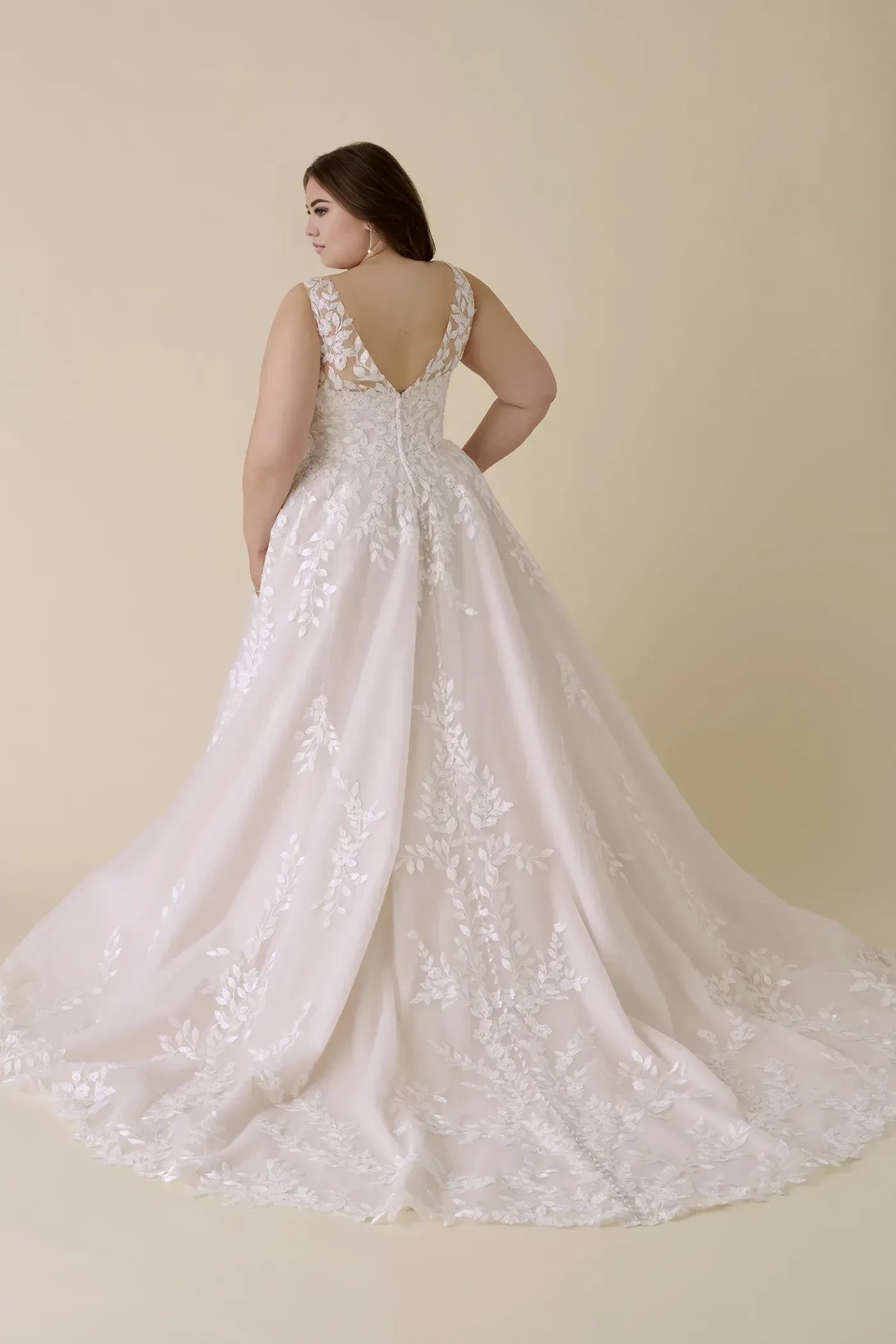Enchanting Plus Size Ball Gown Plunging V Neck Sleeveless Open Back Floor Length Wedding Dress