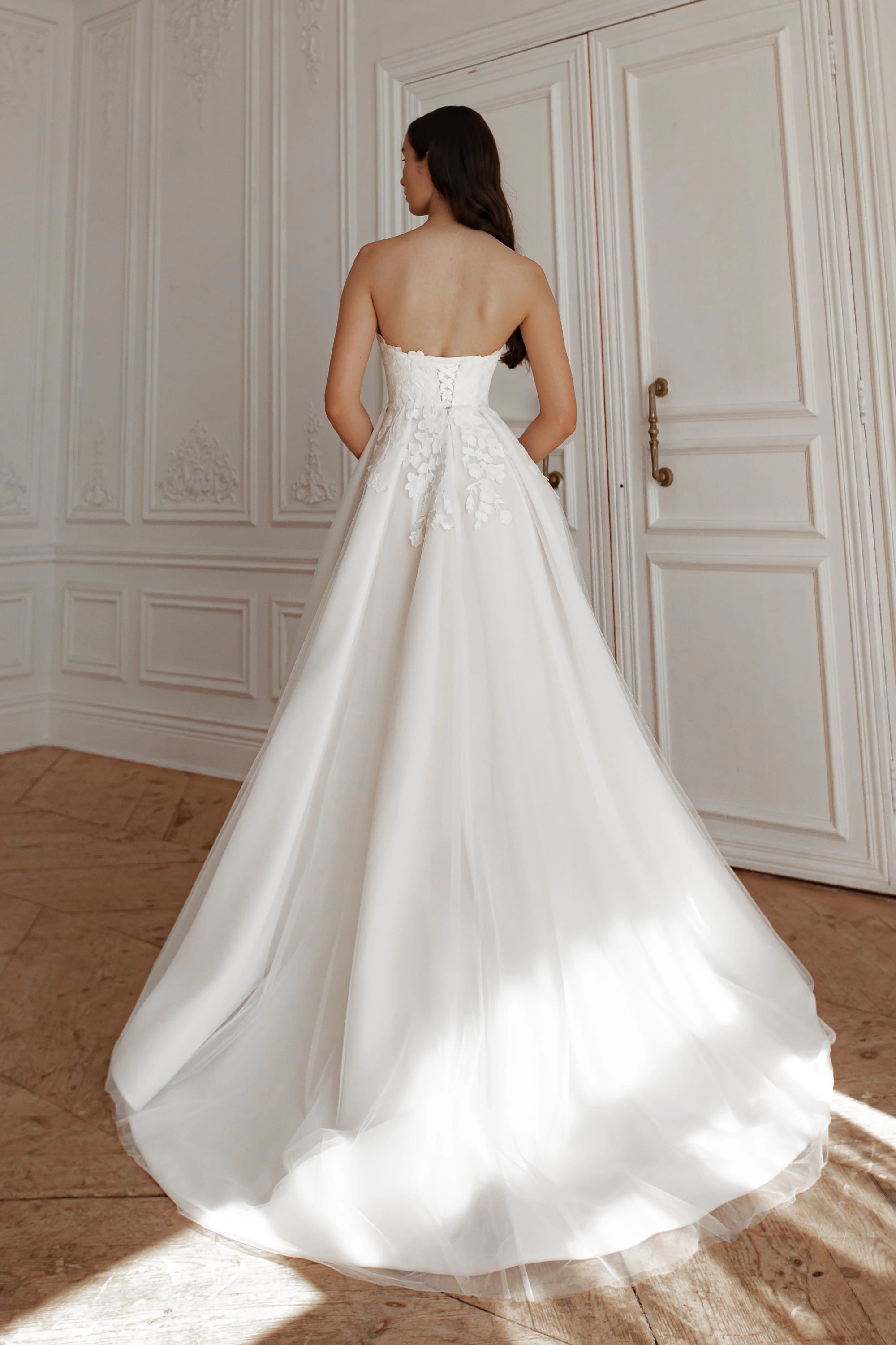 Exquisite Princess Sweetheart Neck Sleeveless Lace Up Back Floor Length Wedding Dress