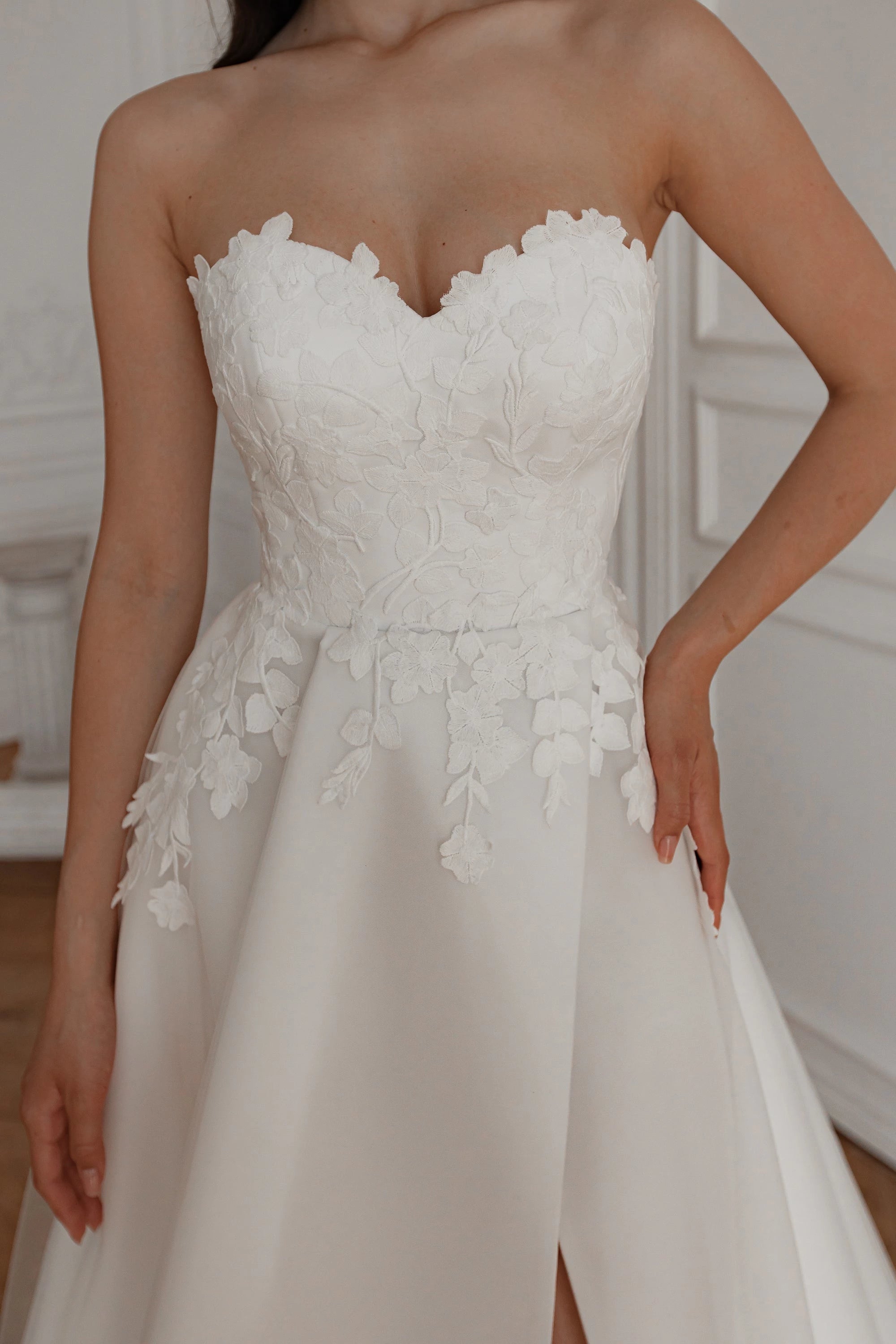 Exquisite Princess Sweetheart Neck Sleeveless Lace Up Back Floor Length Wedding Dress