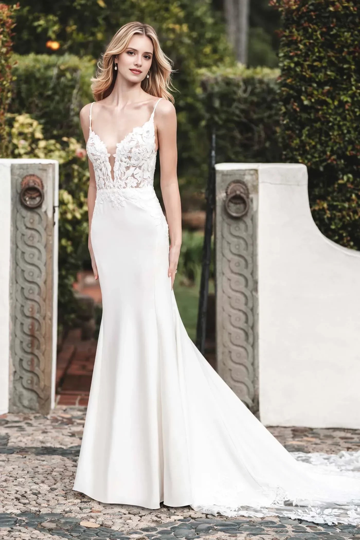Exquisite Trumpet Plunging V Neck Spaghetti Strap Open Back Floor Length Wedding Dress