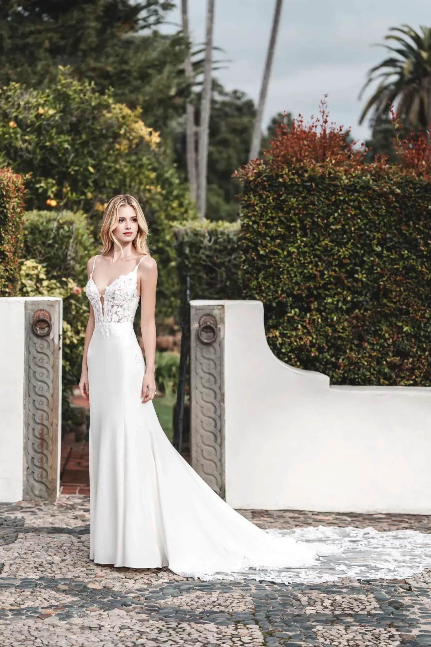 Exquisite Trumpet Plunging V Neck Spaghetti Strap Open Back Floor Length Wedding Dress