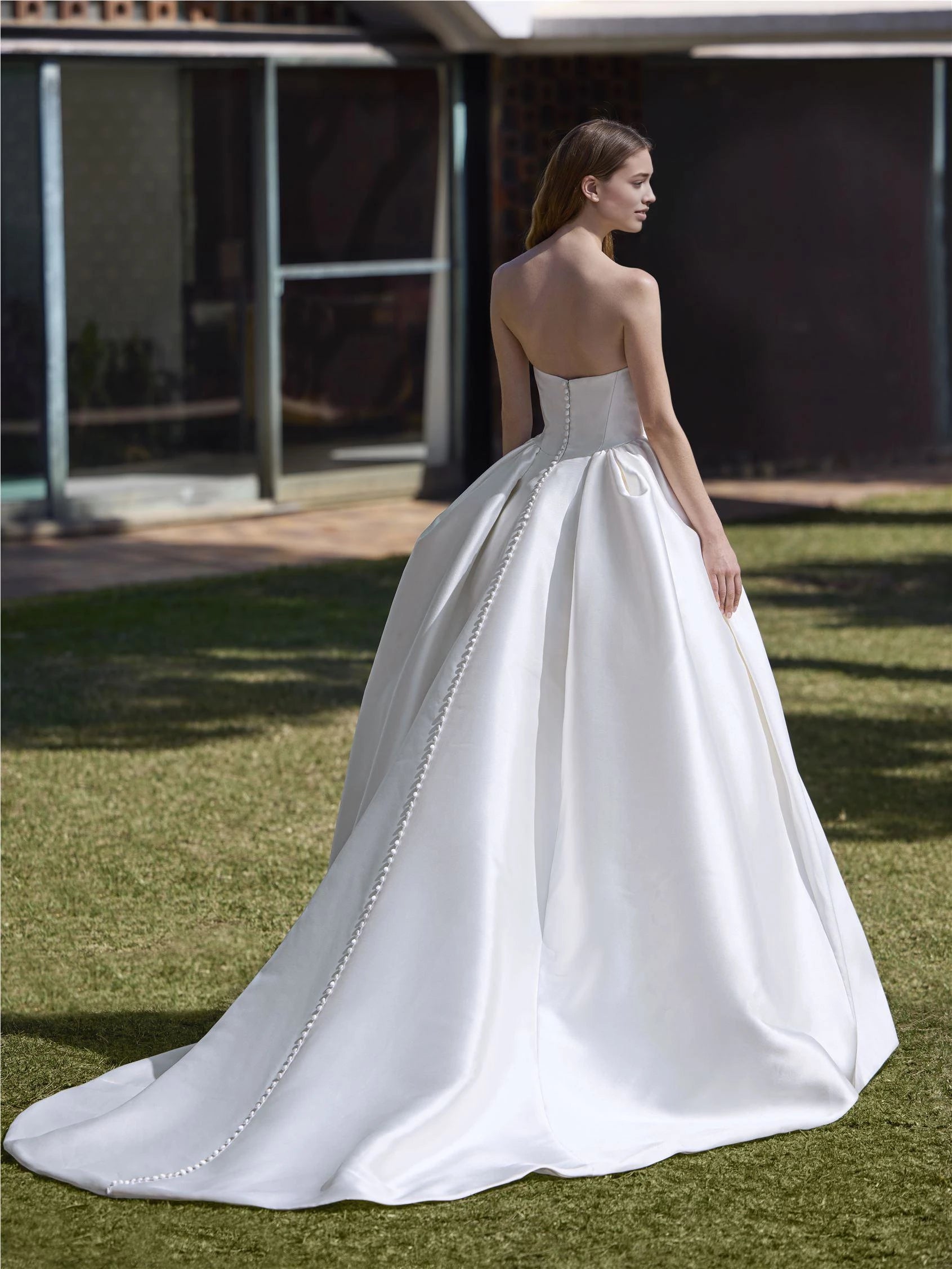 Glamorous Ball Gown Strapless Sleeveless Button Back Floor Length Wedding Dress