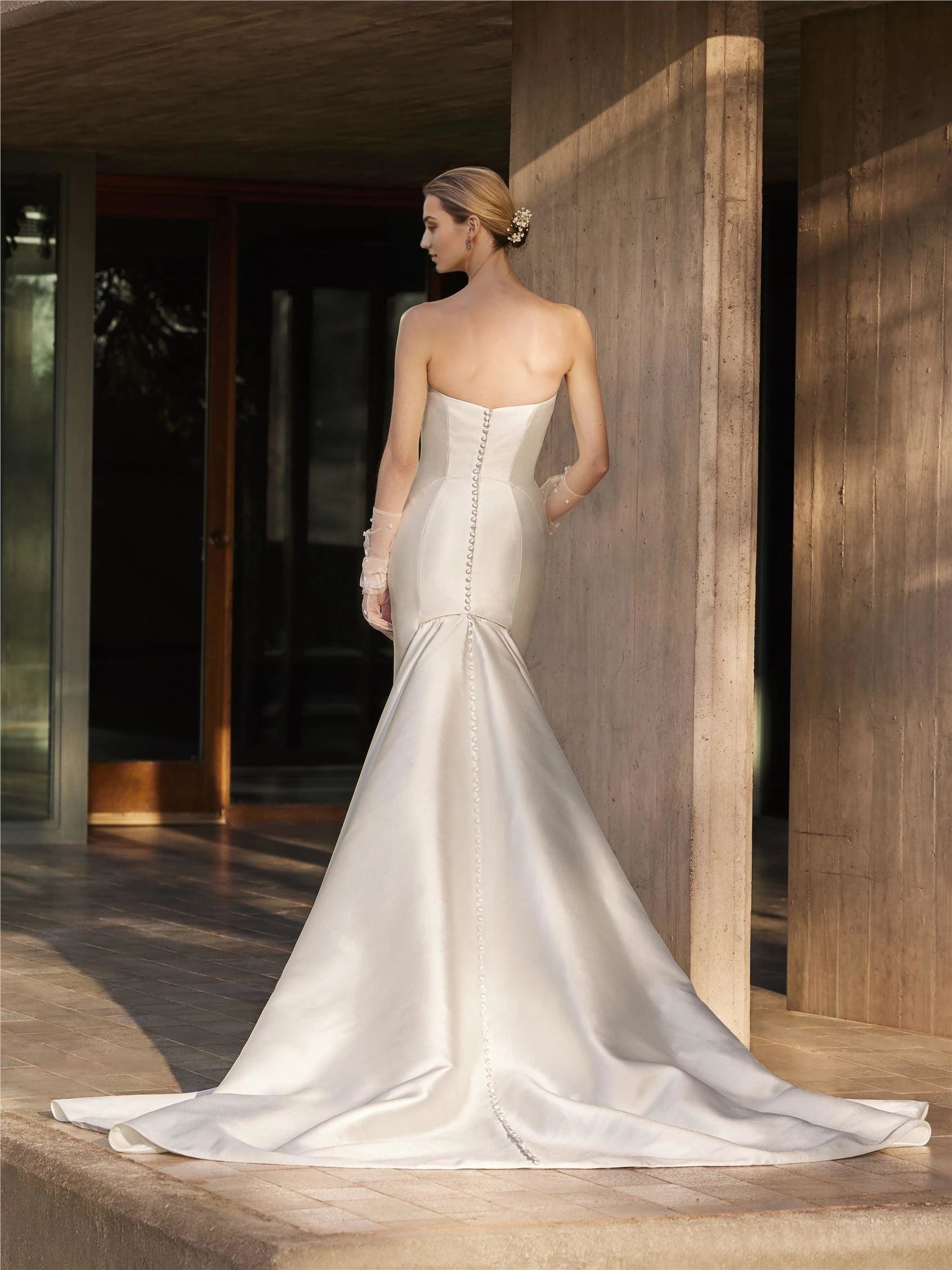 Glamorous Mermaid Strapless Sleeveless Button Back Floor Length Wedding Dress