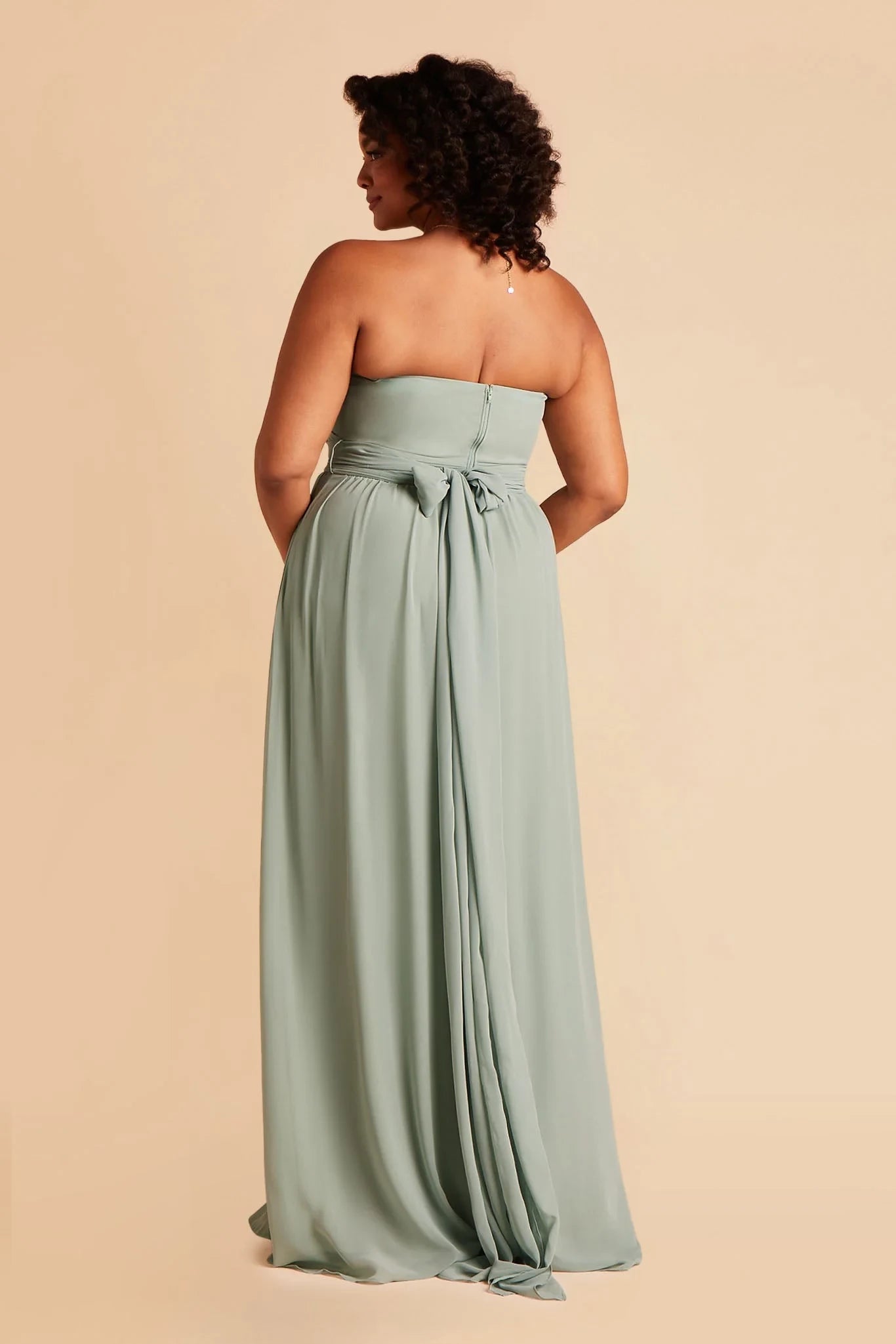 Glamorous Plus Size Sheath Strapless Sleeveless Bow Back Floor Length Bridesmaid Dress ﻿