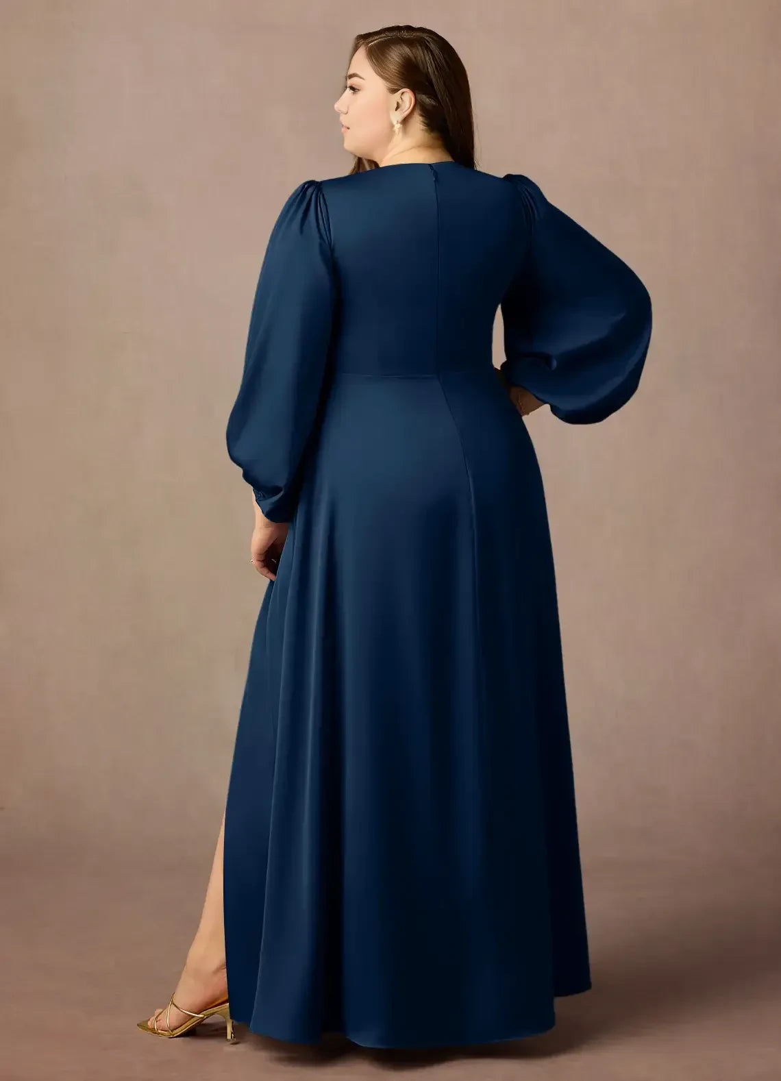 Gorgeous A Line V Neck Bishop Sleeve Zipper Back Plus Size Floor Length Mother of the Bride Dress