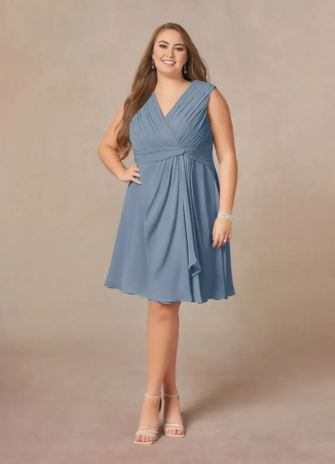 Gorgeous A Line V Neck Sleeveless Zipper Back Plus Size Knee Length Mother of the Bride Dresses