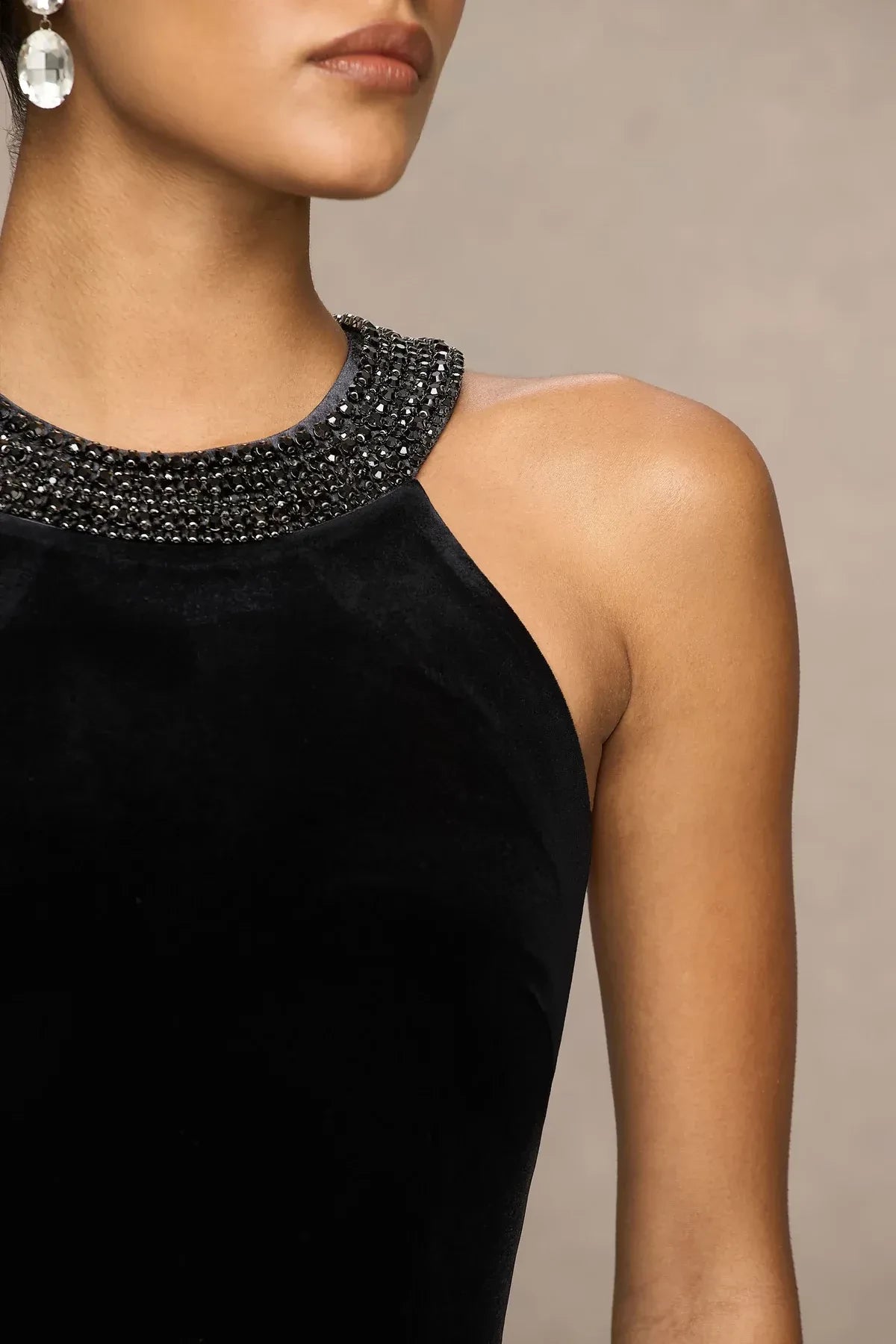 Gorgeous Sheath Halter Neck Sleeveless Embellished Back Floor Length Evening Dress