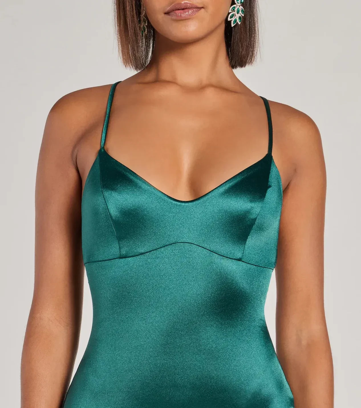 Graceful Mermaid Plunge Neck Spaghetti Strap Crisscross Back Floor Length Prom Dress