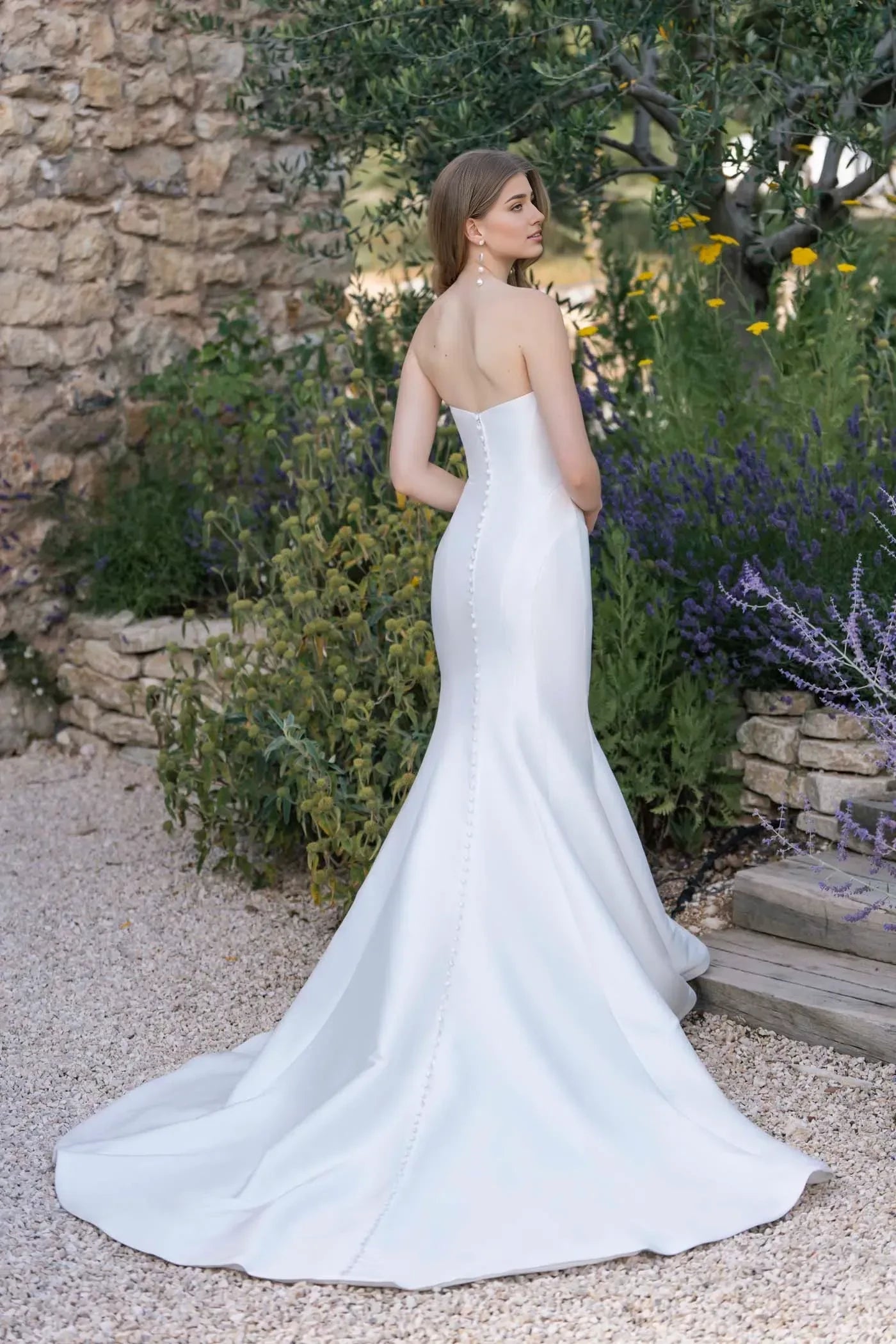 Graceful Trumpet Strapless Sleeveless Button Back Floor Length Wedding Dress
