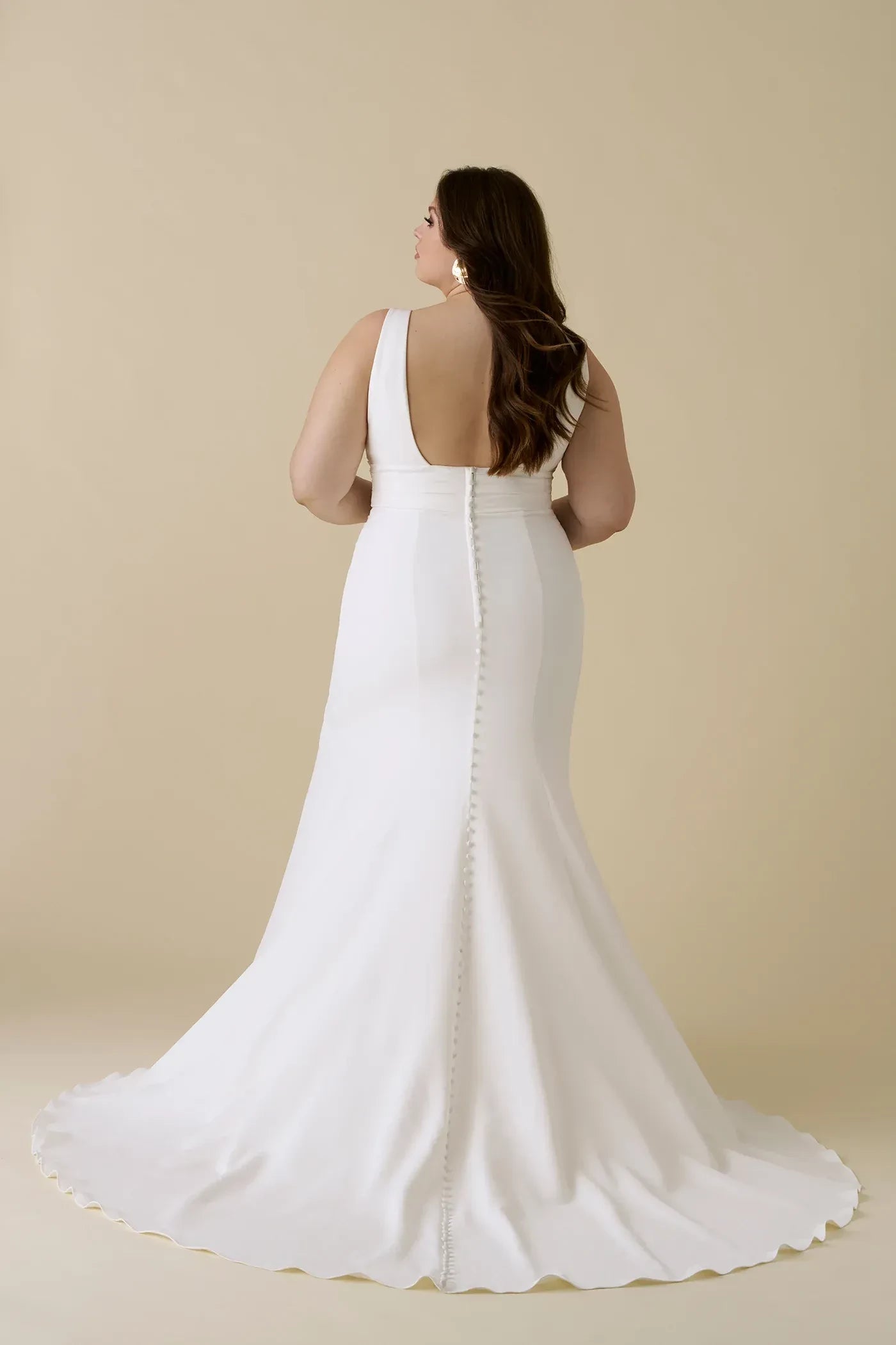 Lovely Plus Size Trumpet Plunging V Neck Sleeveless Open Back Floor Length Wedding Dress