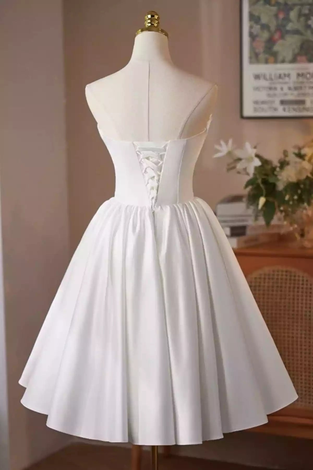 Lovely A-Line Strapless White Satin Short Prom Dress Party Dress with Corset