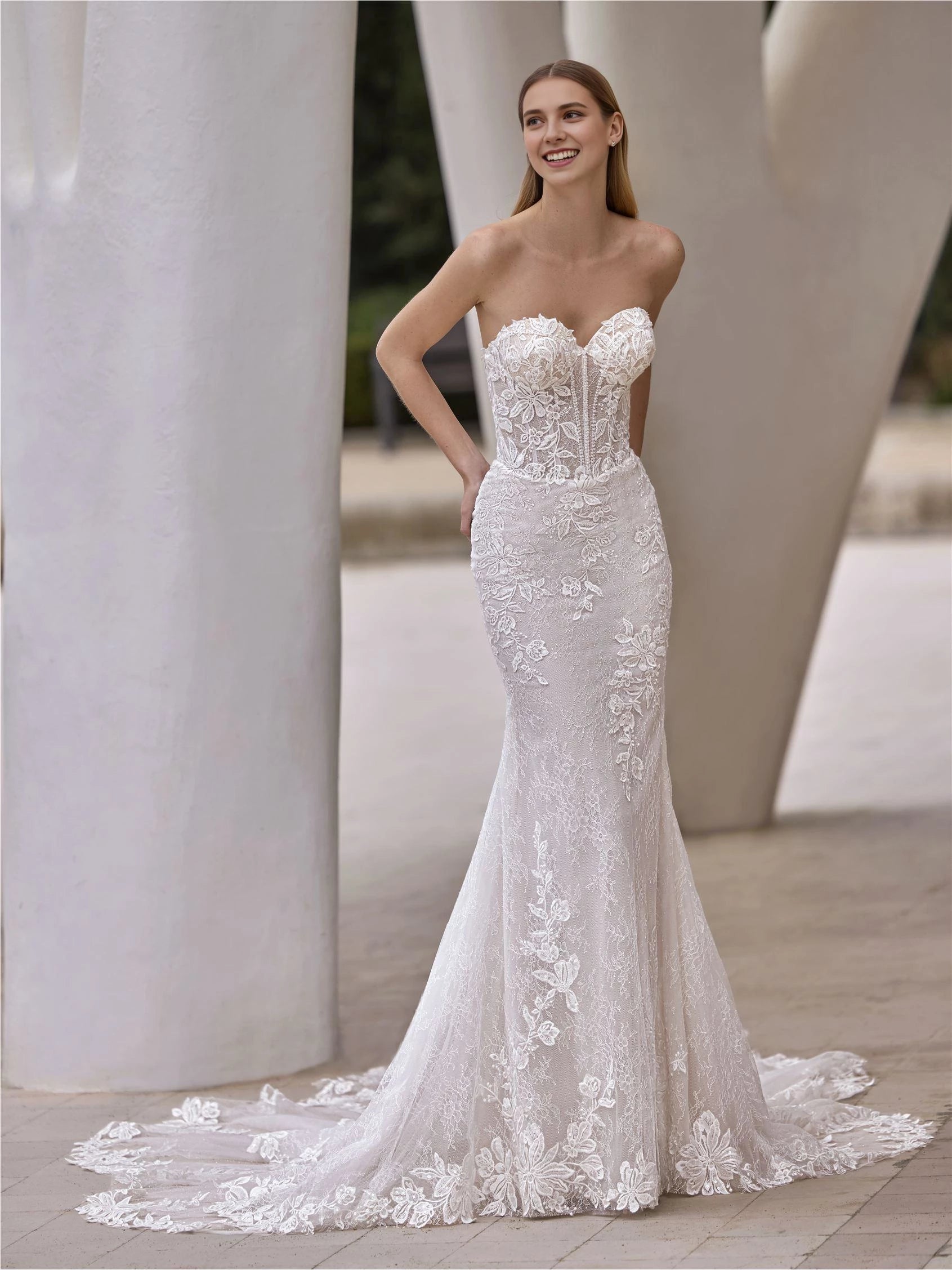 Luxurious Trumpet Strapless Sleeveless Button Back Floor Length Wedding Dress