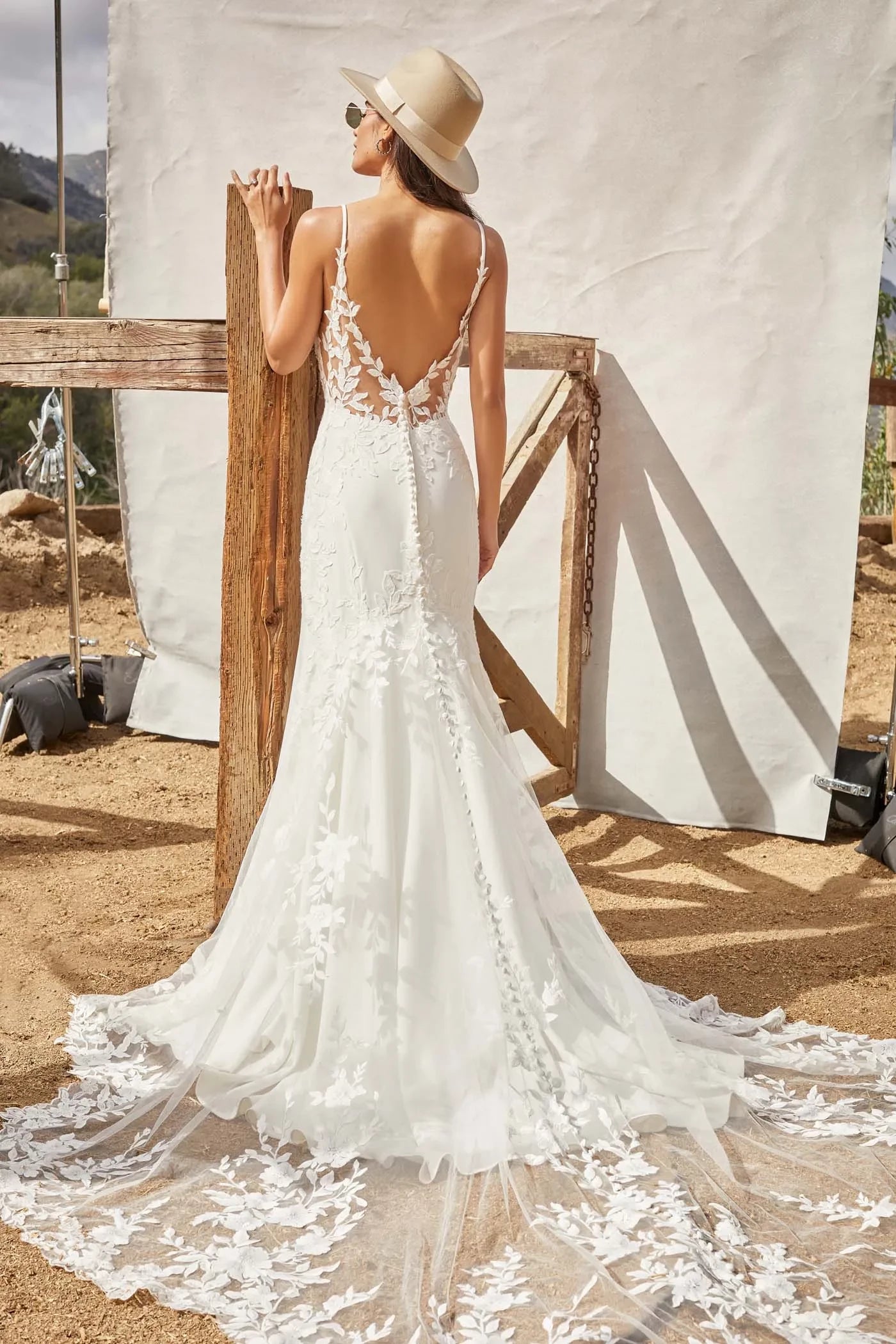 Mesmerizing Trumpet Plunging V Neck Spaghetti Strap Lace Back Floor Length Wedding Dress