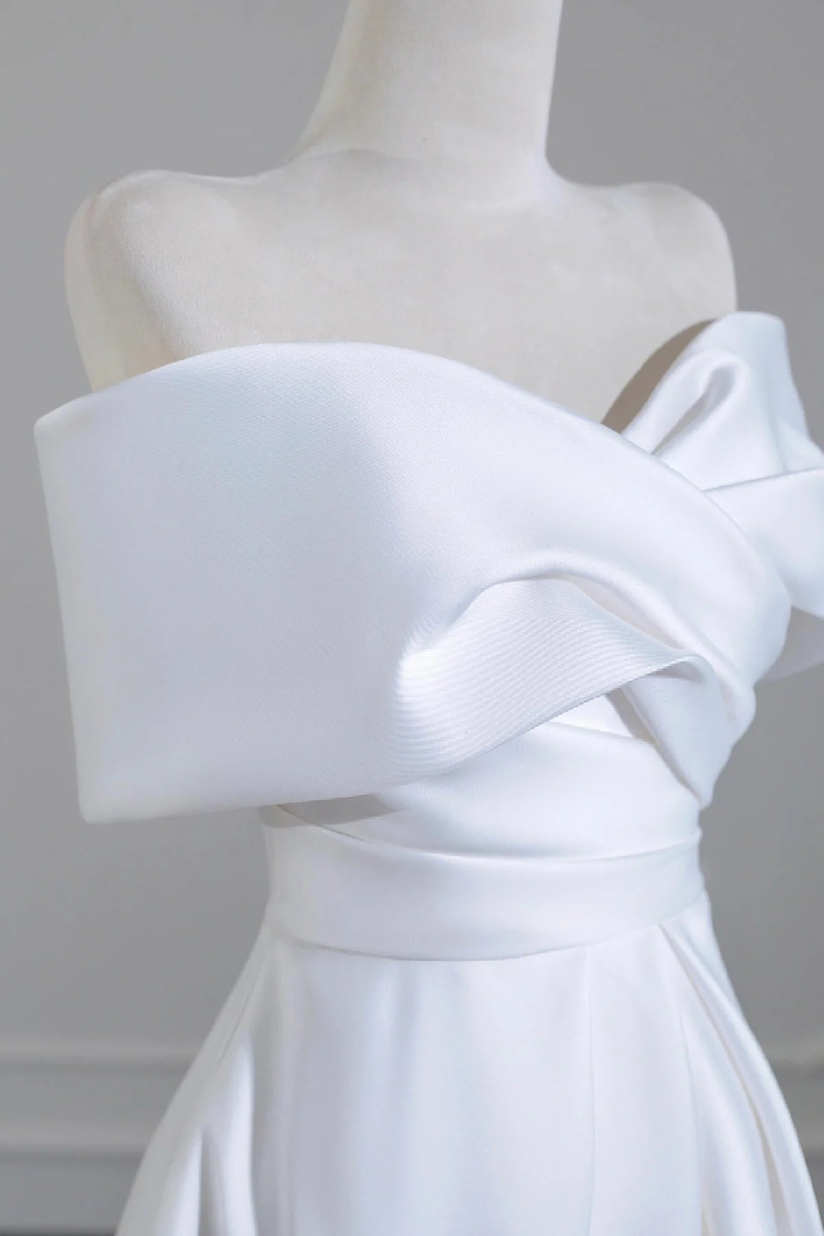 Off the Shoulder White Satin Long Prom Dress Elegant A-Line Evening Party Dress Wedding Dresses