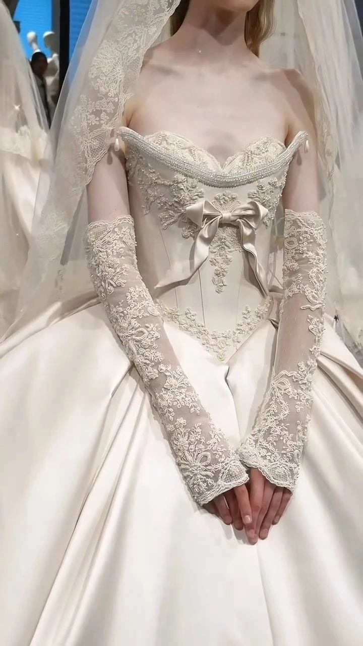 Princess Ball Gown Strapless Lace Appliques Satin Prom Dress 18th Floor length Off-the-shoulder Prom Dress Cocktail Dress Homecoming Dress Evening Dress Wedding Dresses