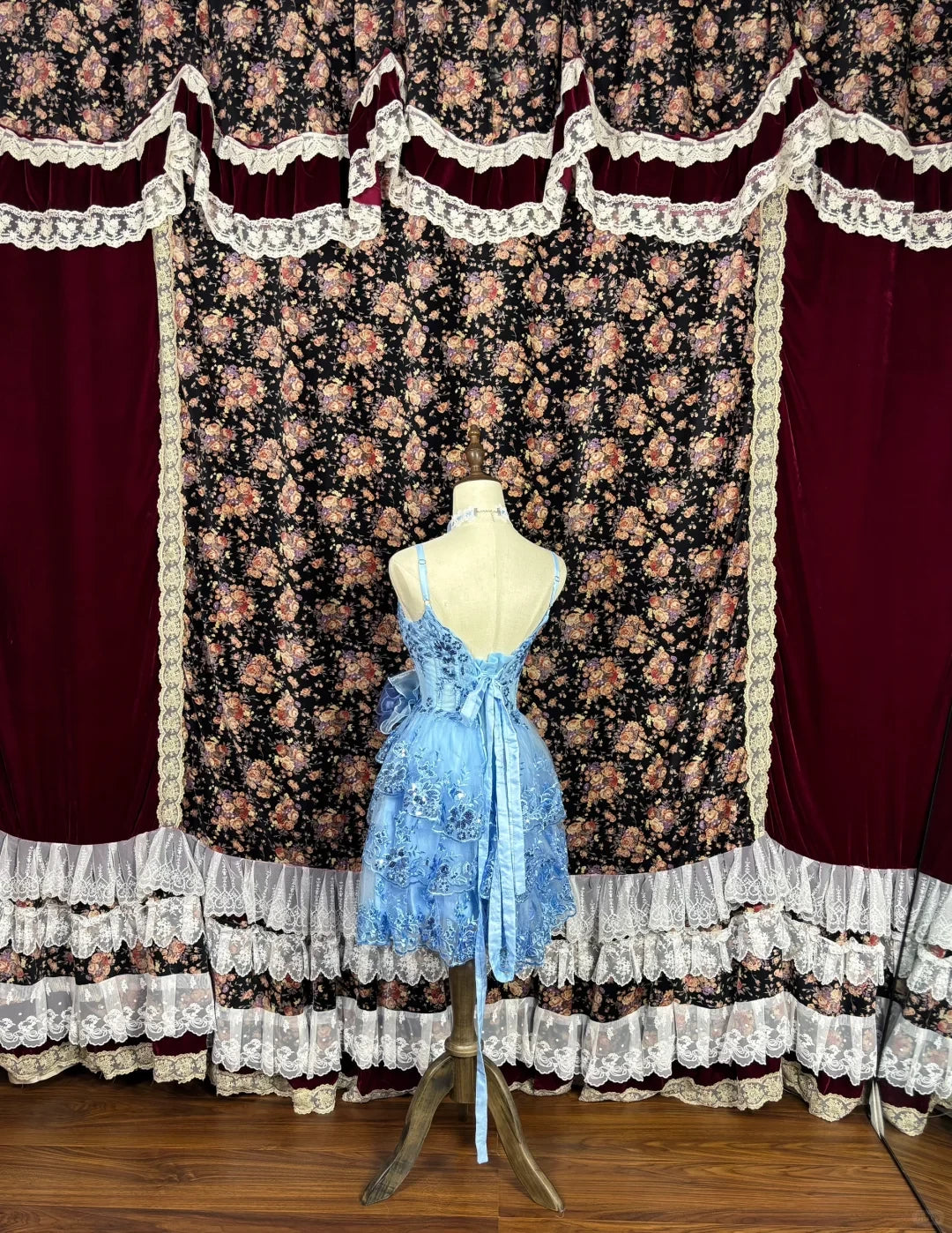 Retro Blue Floral Applique A-Line Elegant Chiffon Tiered Prom Dress Party Dress Cocktail Dress Homecoming Dress Evening Dress