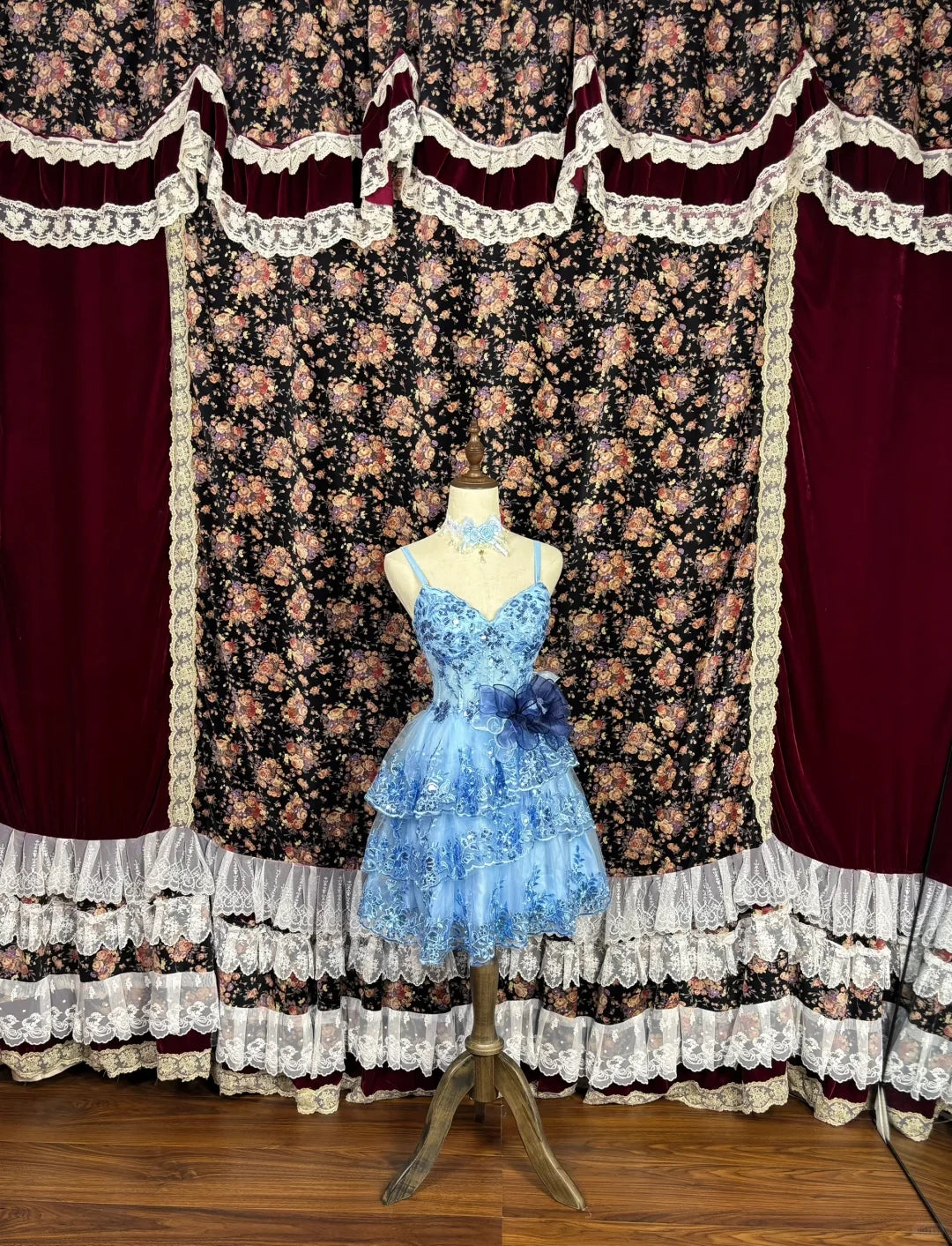 Retro Blue Floral Applique A-Line Elegant Chiffon Tiered Prom Dress Party Dress Cocktail Dress Homecoming Dress Evening Dress