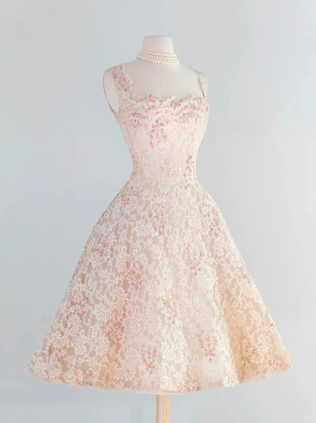 Retro Pink Floral Exquisite Embroidery Design A-Line Short Prom Dress Party Dress Cocktail Dress Homecoming Dress Evening Dress