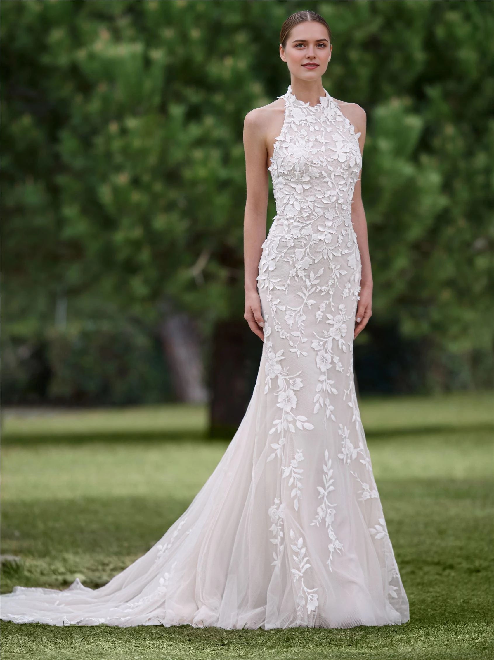 Romantic Trumpet Halter Neck Sleeveless Open Back Floor Length Wedding Dress