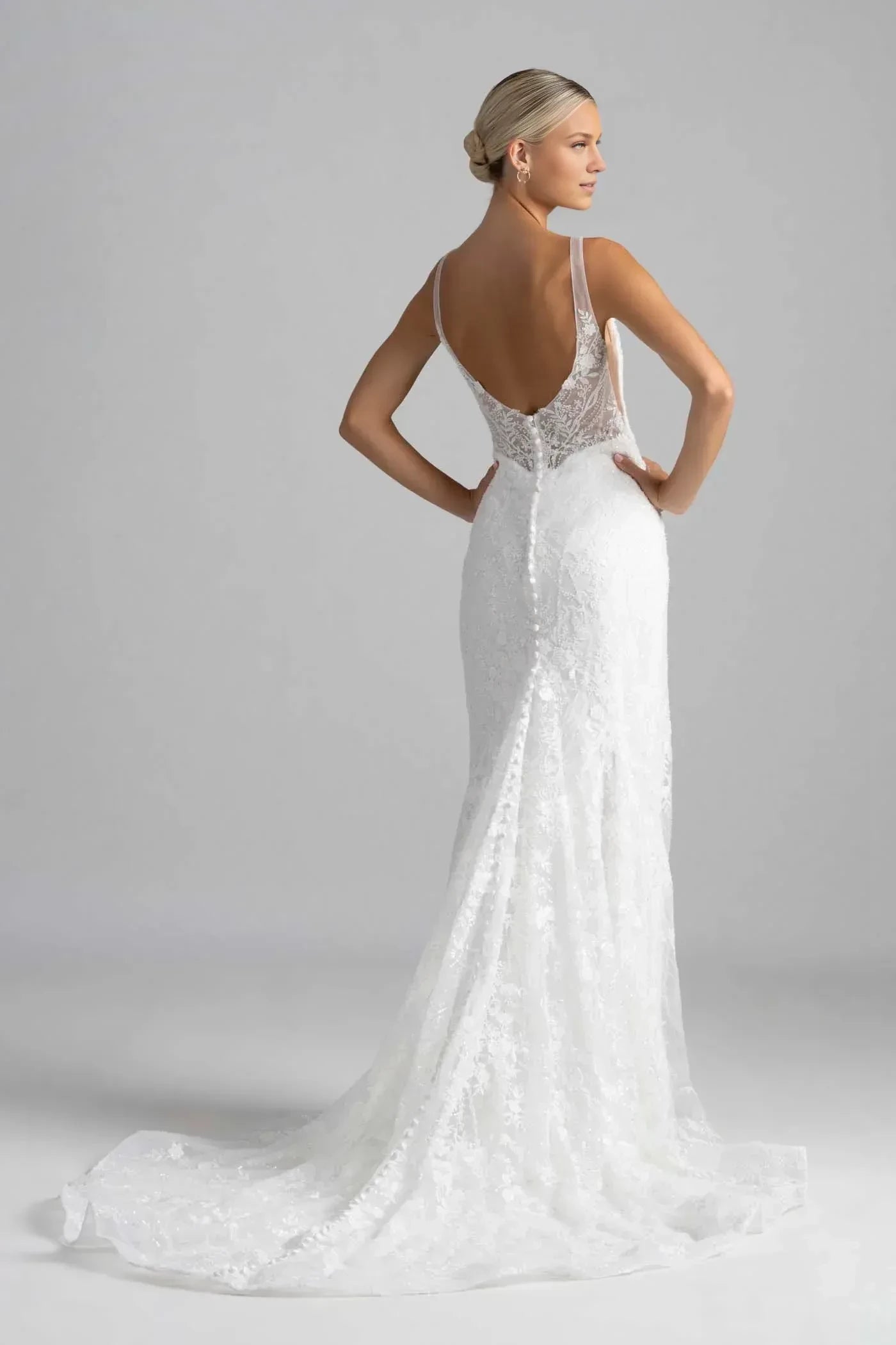 Romantic Trumpet Plunging V Neck Sleeveless Lace Back Floor Length Wedding Dress